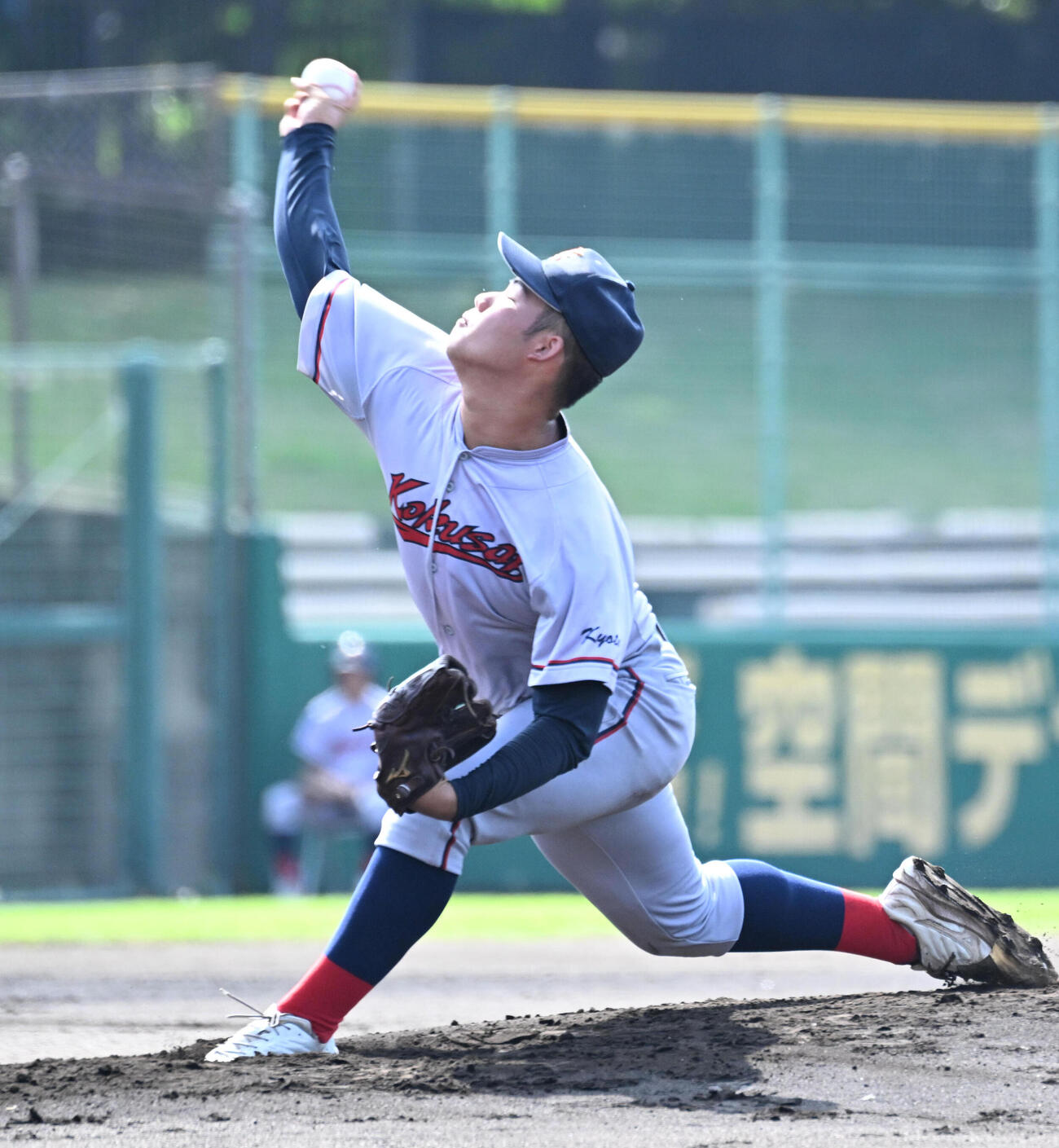 京都翔英対京都国際　京都国際先発の新宅史弥（撮影・石井愛子）