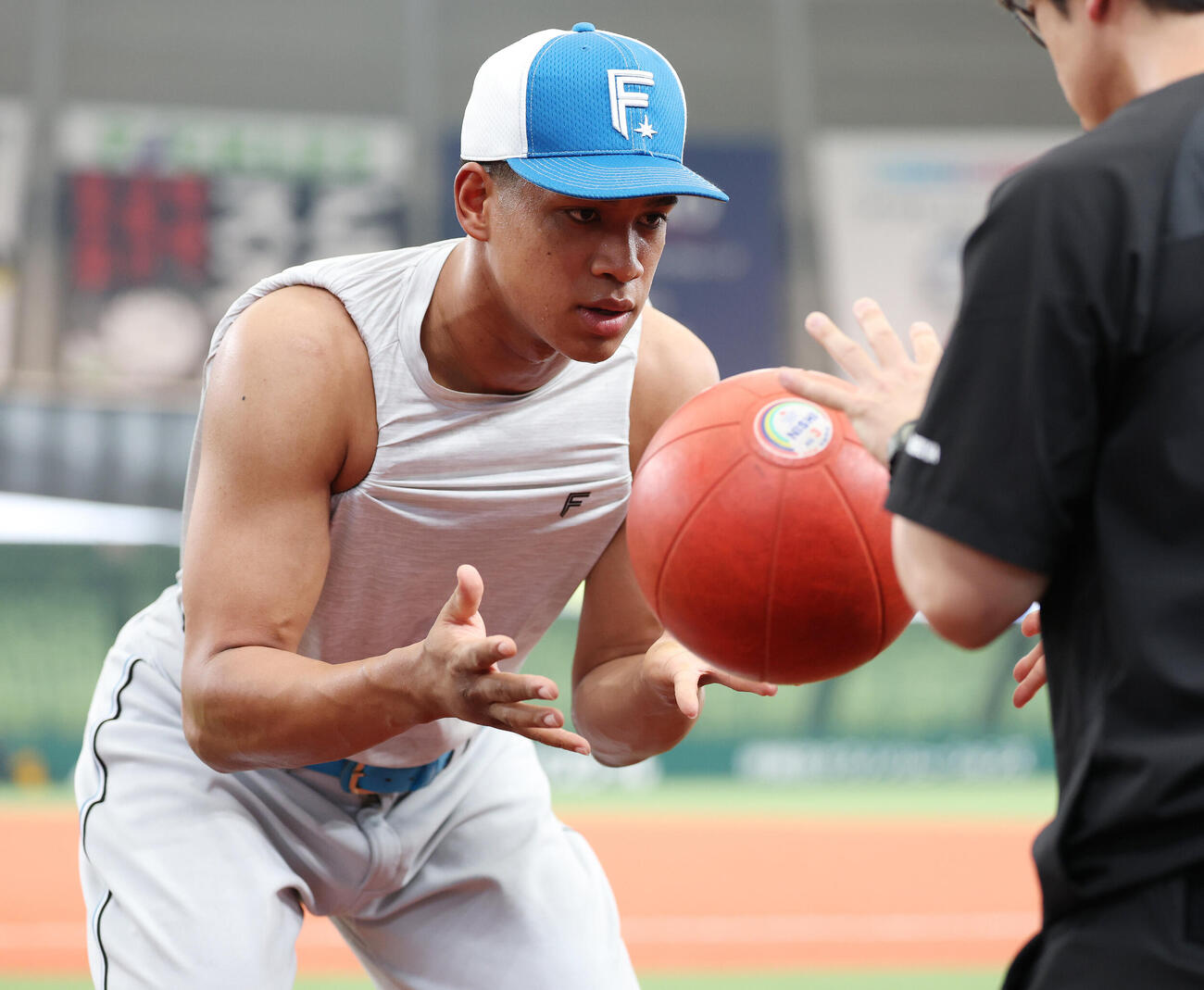 西武対日本ハム　試合前練習に臨む日本ハム万波中正（撮影・宮地輝）