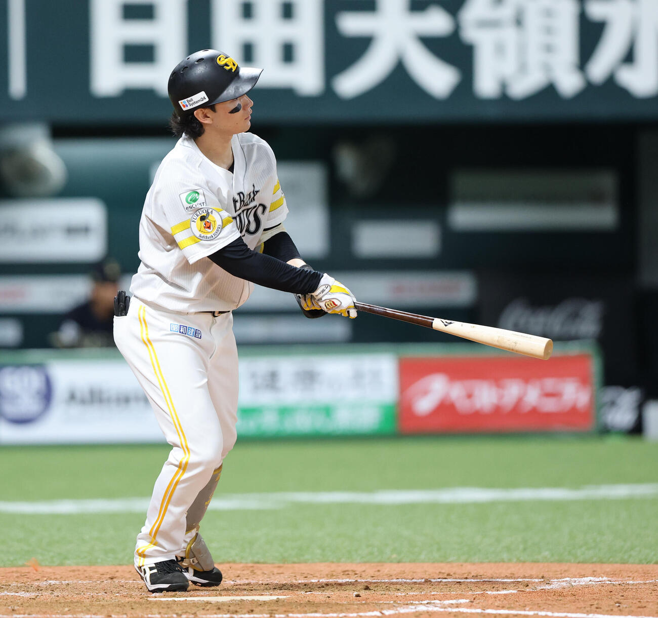 ソフトバンク対オリックス　5回裏ソフトバンク無死一塁、正木智也は中越えに逆転となる2点本塁打を放つ（撮影・梅根麻紀）