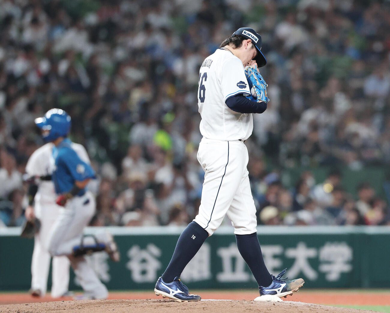 西武対日本ハム　3回表日本ハム2死一、三塁、野村佑希に3点本塁打を浴びる隅田知一郎（撮影・宮地輝）