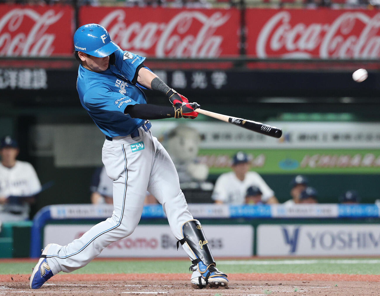 西武対日本ハム　3回表日本ハム2死一、三塁、3点本塁打を放つ野村佑希（撮影・宮地輝）