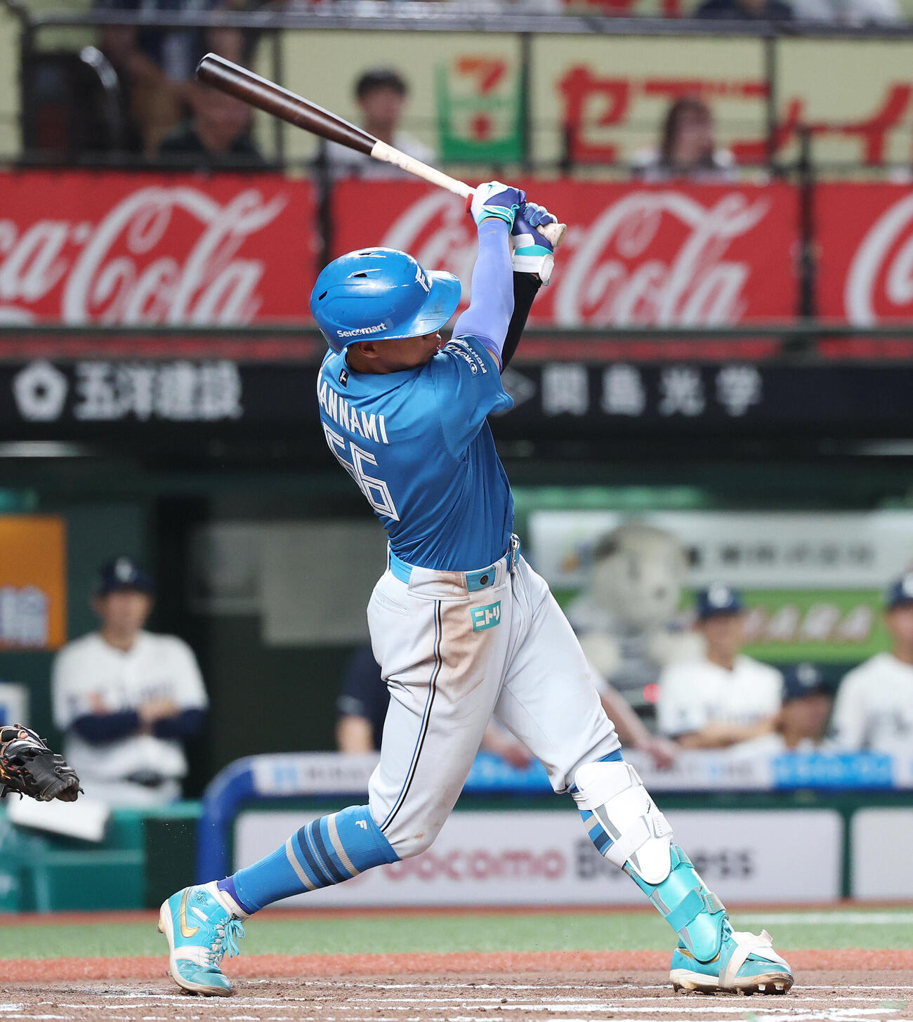 西武対日本ハム　6回表日本ハム無死一塁、通算100号となる2点本塁打を放つ万波中正（撮影・宮地輝）
