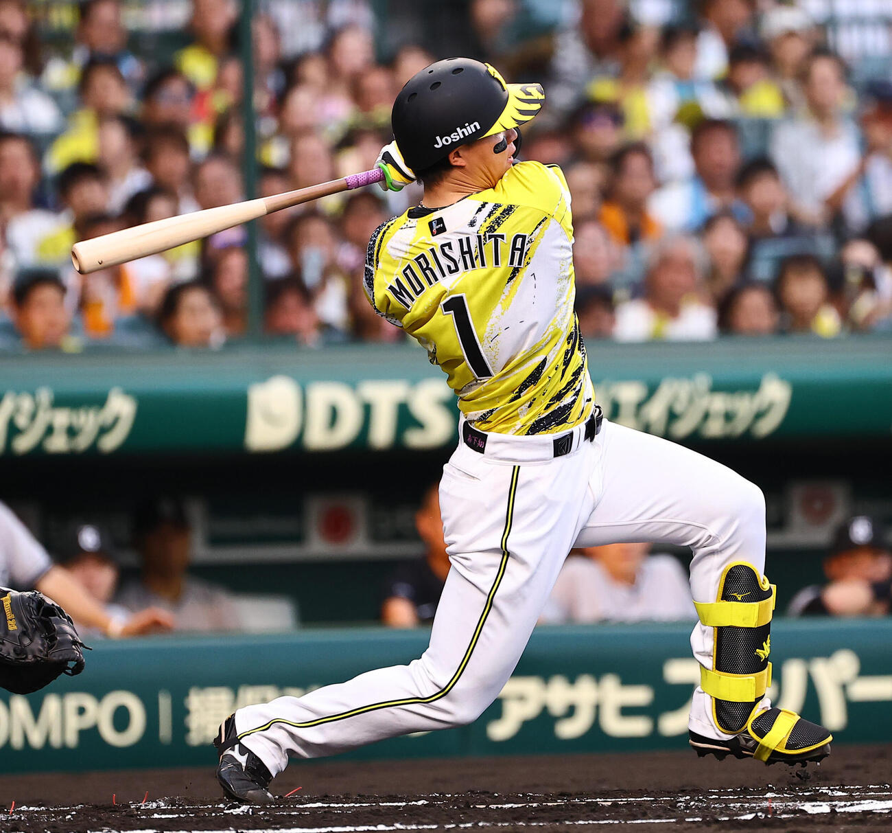 阪神対巨人　1回裏阪神1死一塁、森下翔太は安打を放つ（撮影・上田博志）