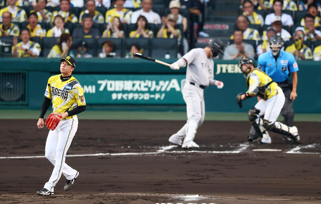 阪神対巨人　2回表巨人1死、才木浩人は大城卓三を三振に仕留める（撮影・加藤哉）