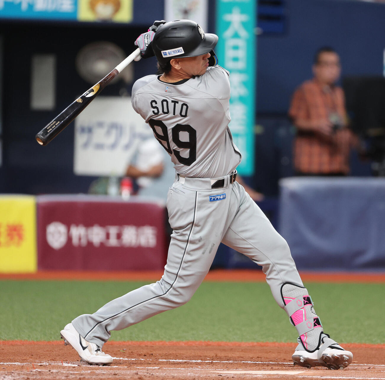 オリックス対ロッテ　2回表ロッテ無死、ネフタリ・ソトは本塁打を放つ（撮影・西尾就之）