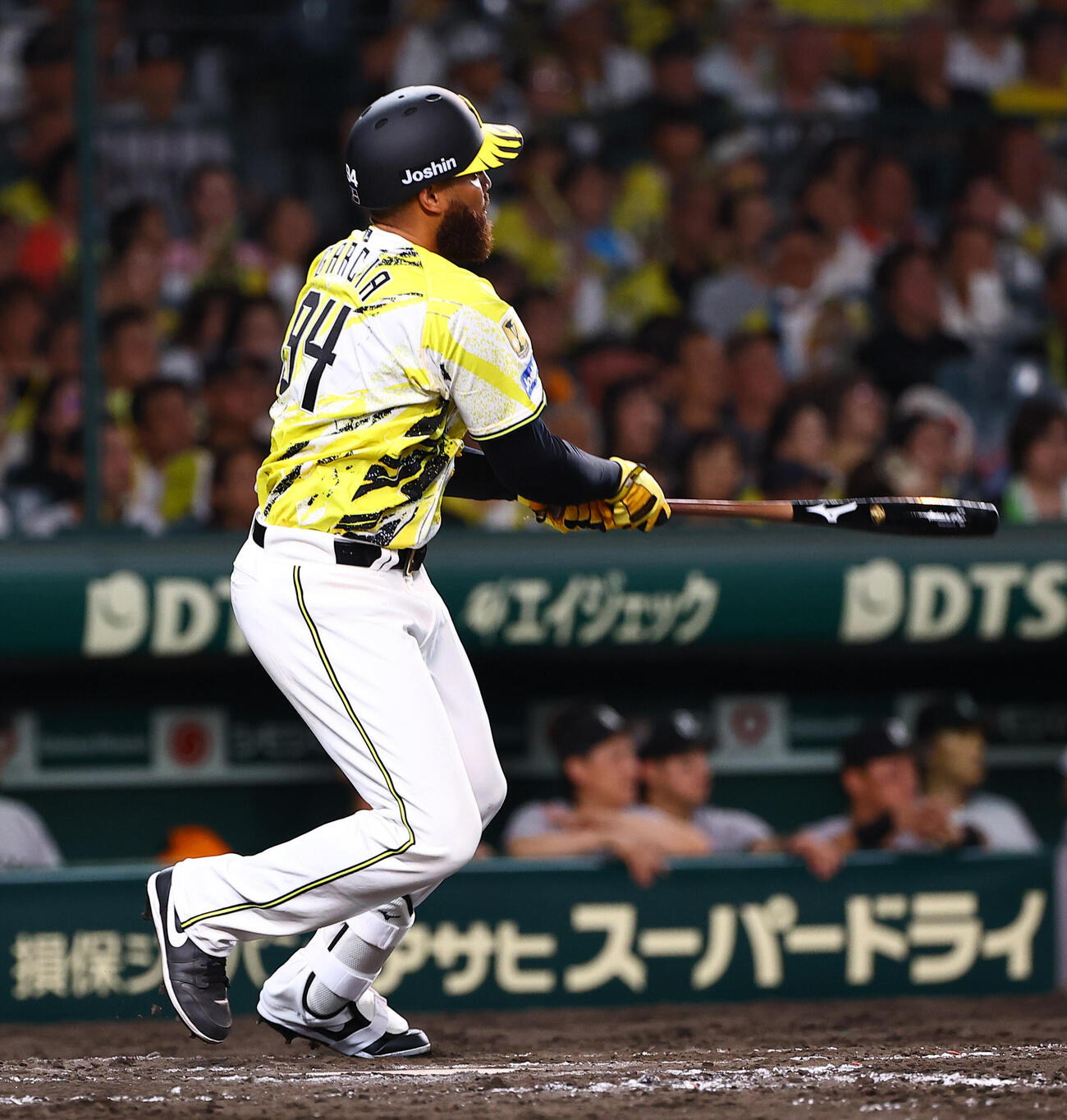 阪神対巨人　9回裏阪神無死、デルミス・ガルシアは三ゴロに倒れる（撮影・上田博志）