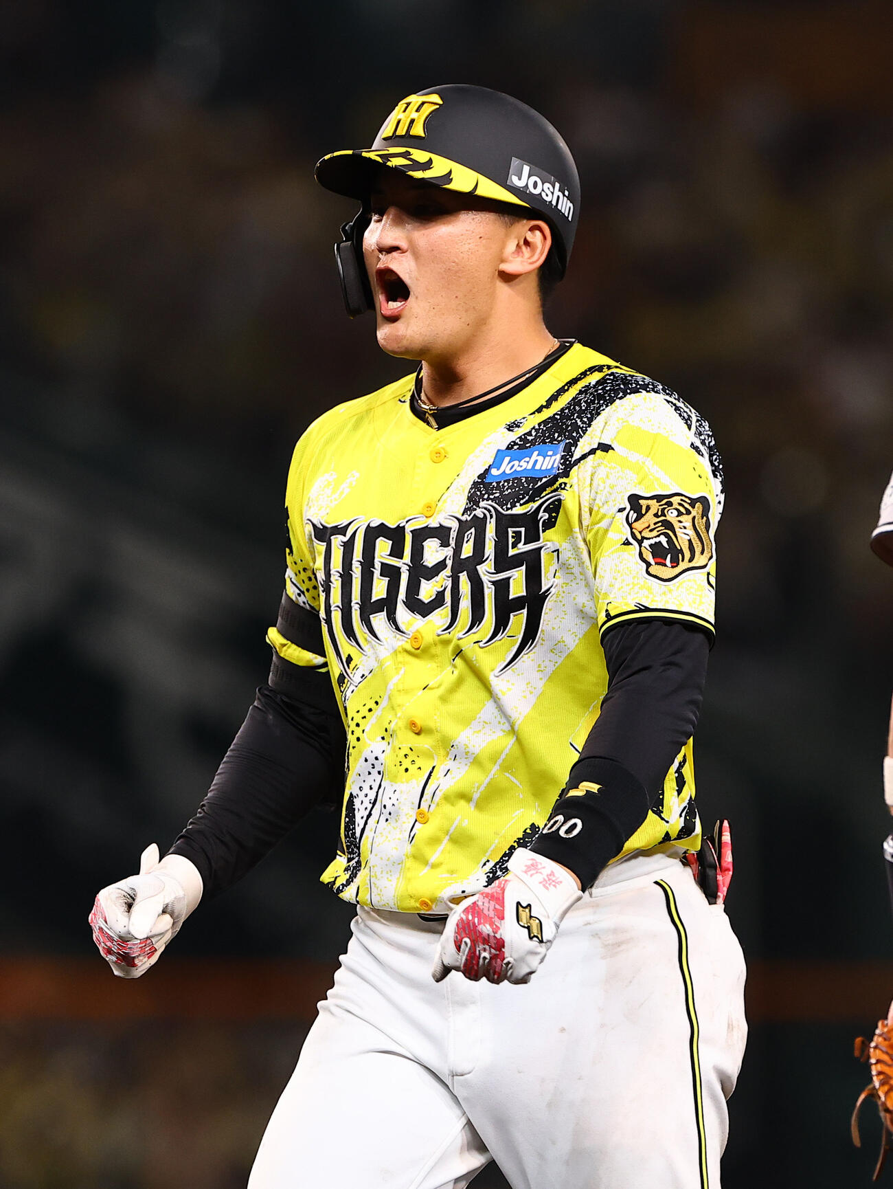 阪神対巨人　10回裏阪神1死、元山飛優は安打を放つ（撮影・上田博志）