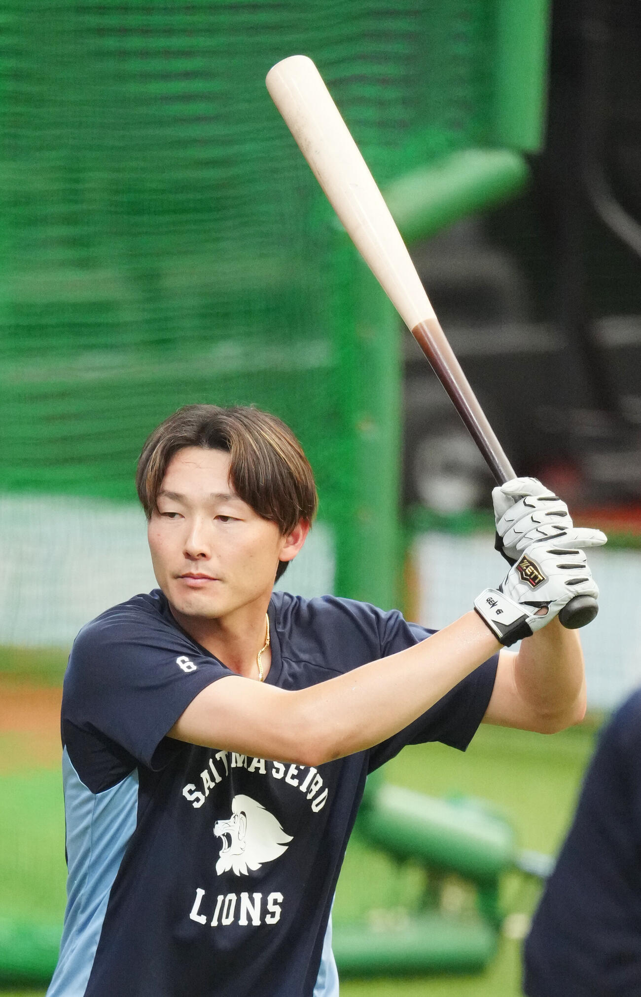 西武対ソフトバンク　試合前練習を行う西武源田壮亮（撮影・江口和貴）