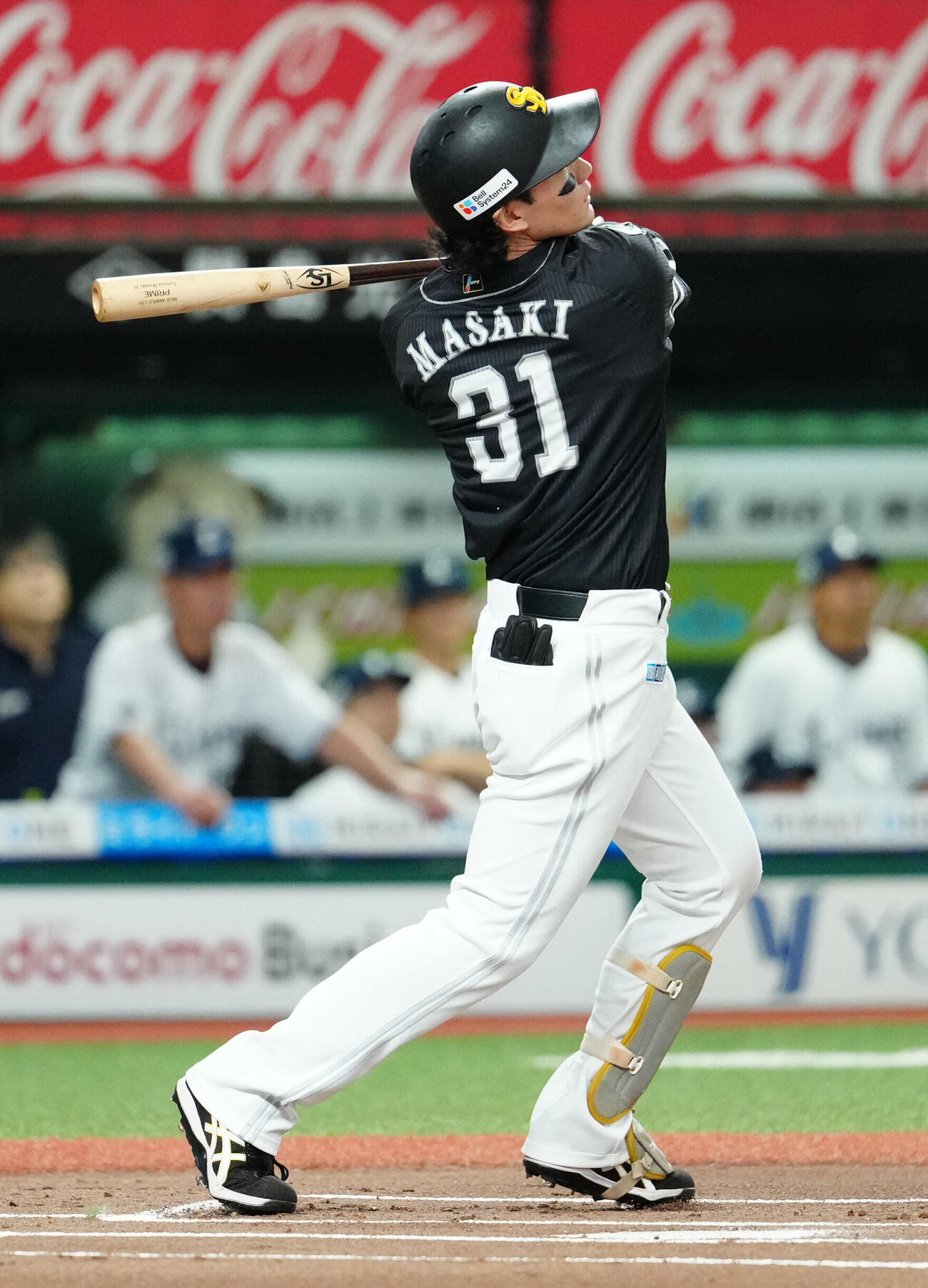 西武対ソフトバンク　1回表ソフトバンク無死、先頭打者本塁打を放つ正木智也（撮影・江口和貴）