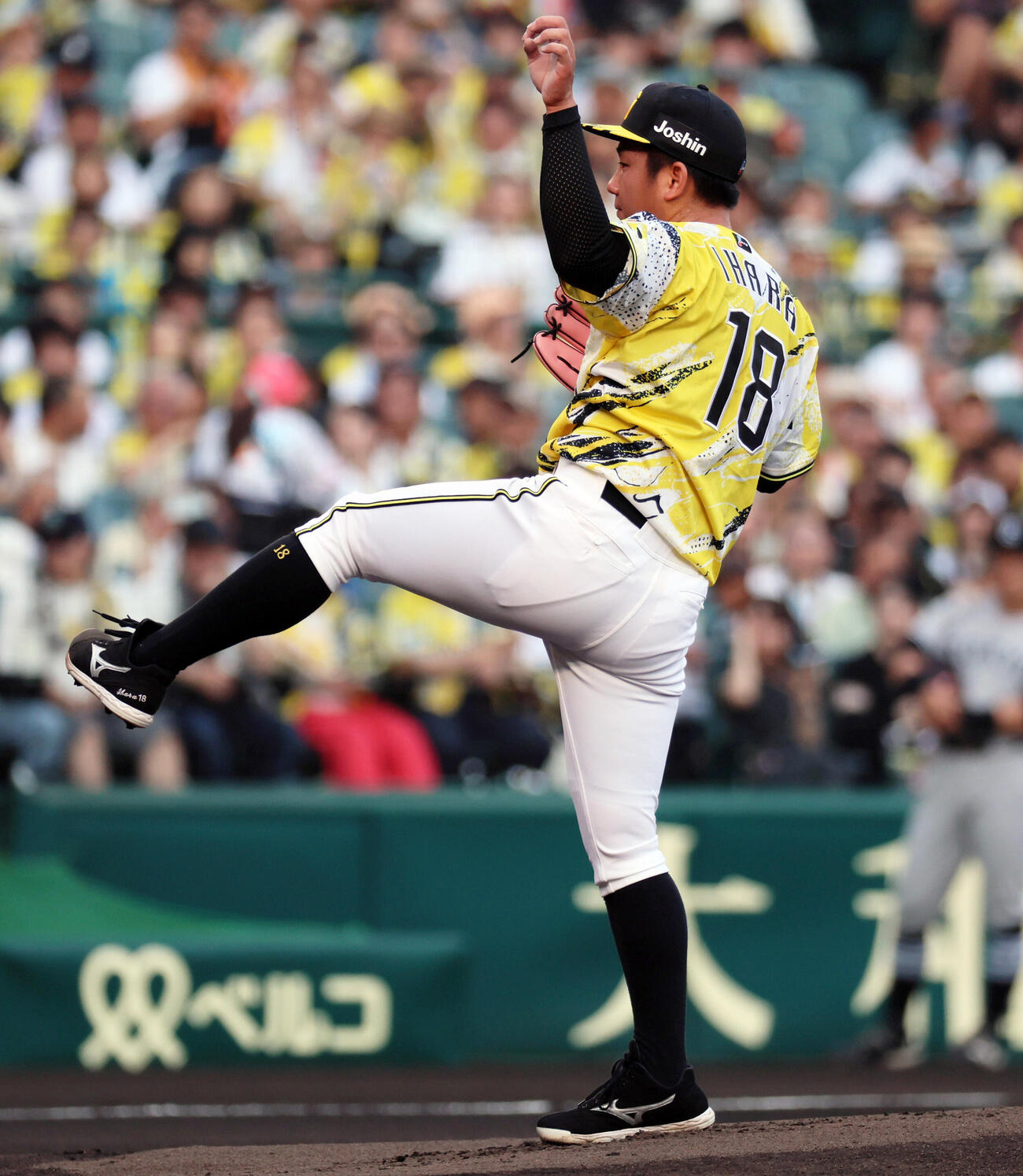 阪神対巨人　阪神先発の伊原陵人（撮影・宮崎幸一）
