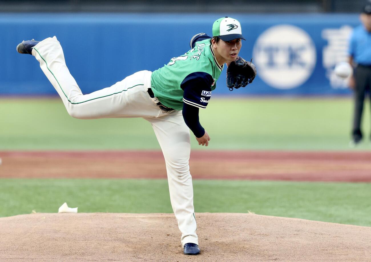 ヤクルト対広島　先発登板するヤクルト西舘昂汰（撮影・河田真司）