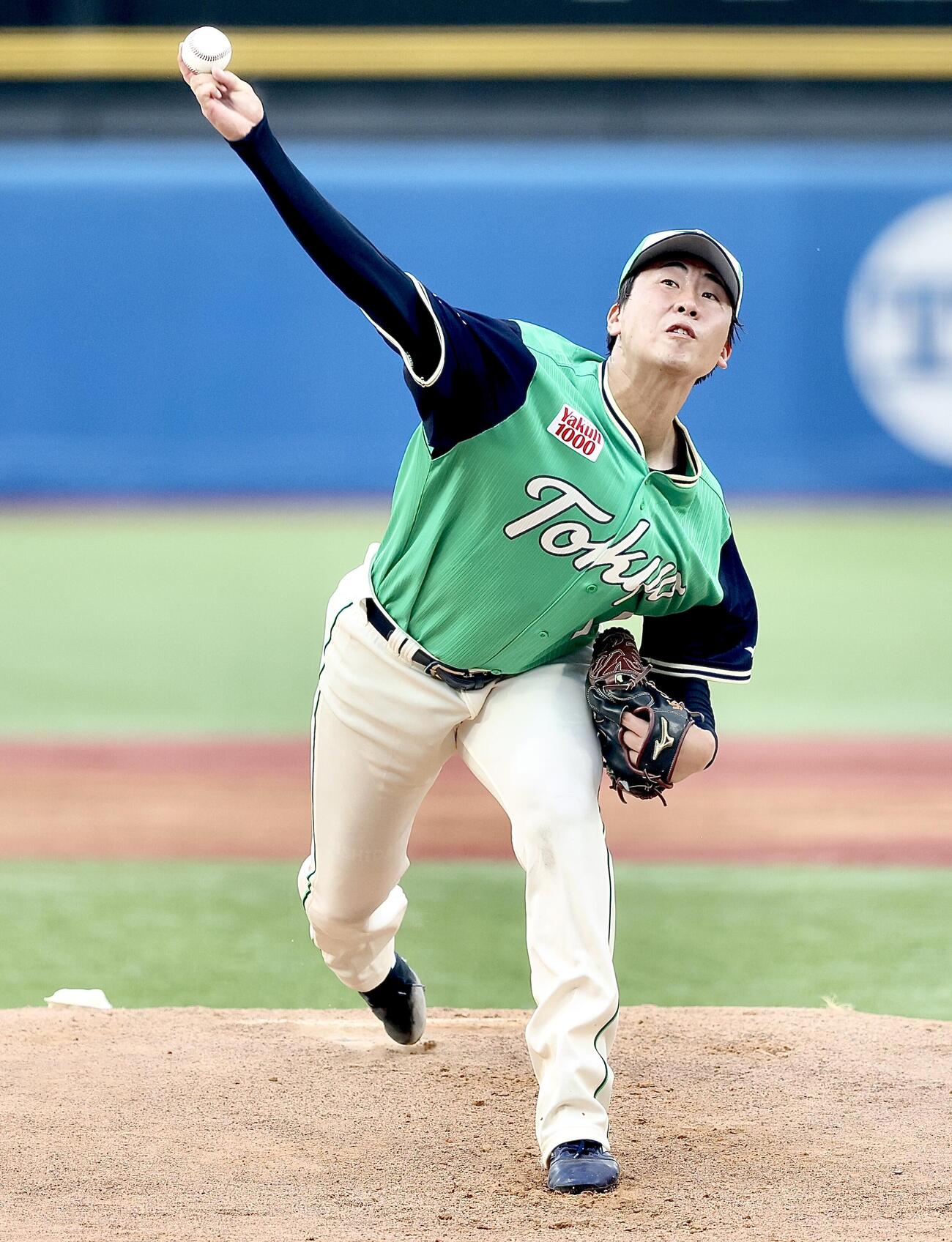 ヤクルト対広島　先発登板するヤクルト西舘昂汰（撮影・河田真司）