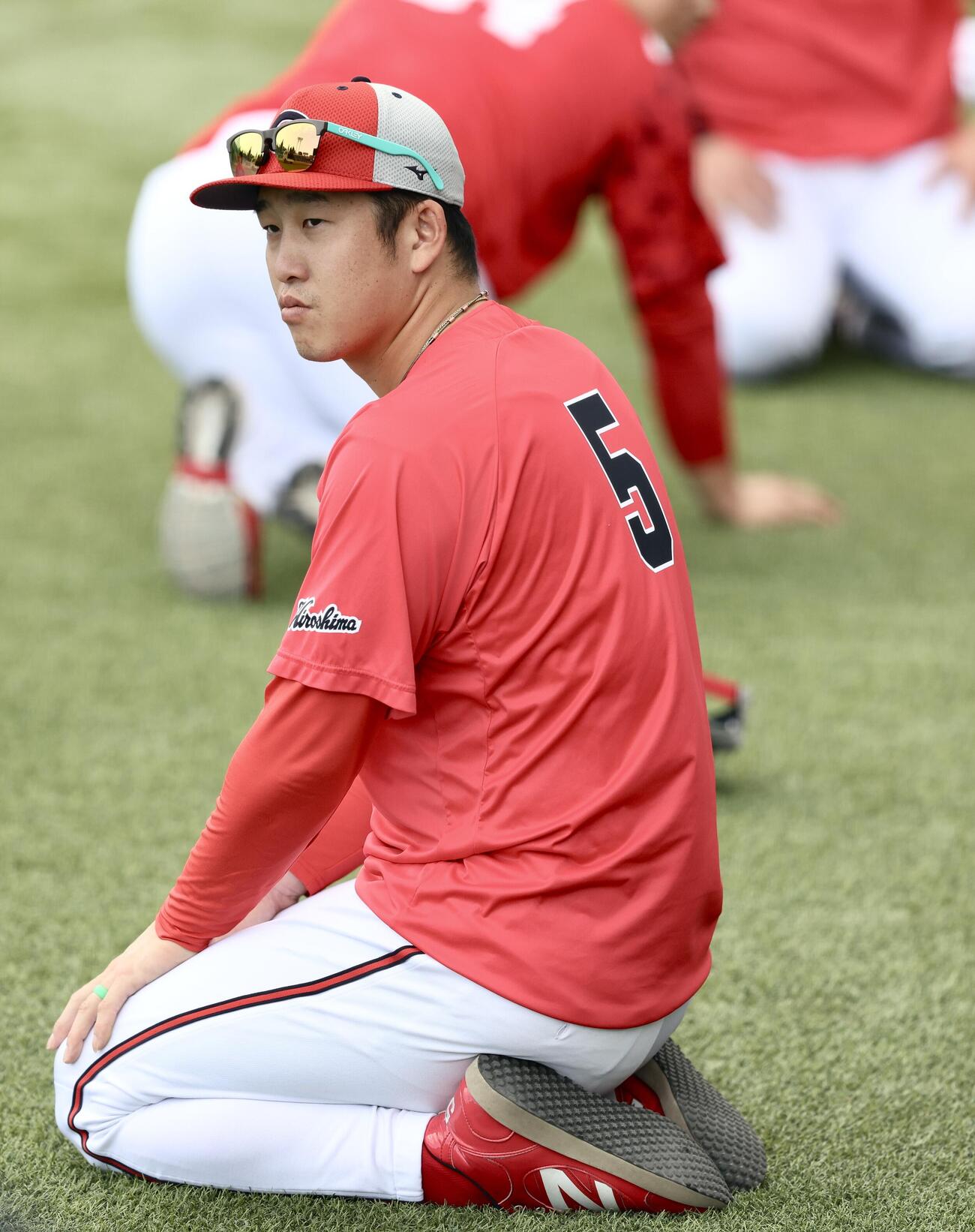 ヤクルト対広島　試合前、練習に臨む広島小園海斗（撮影・河田真司）
