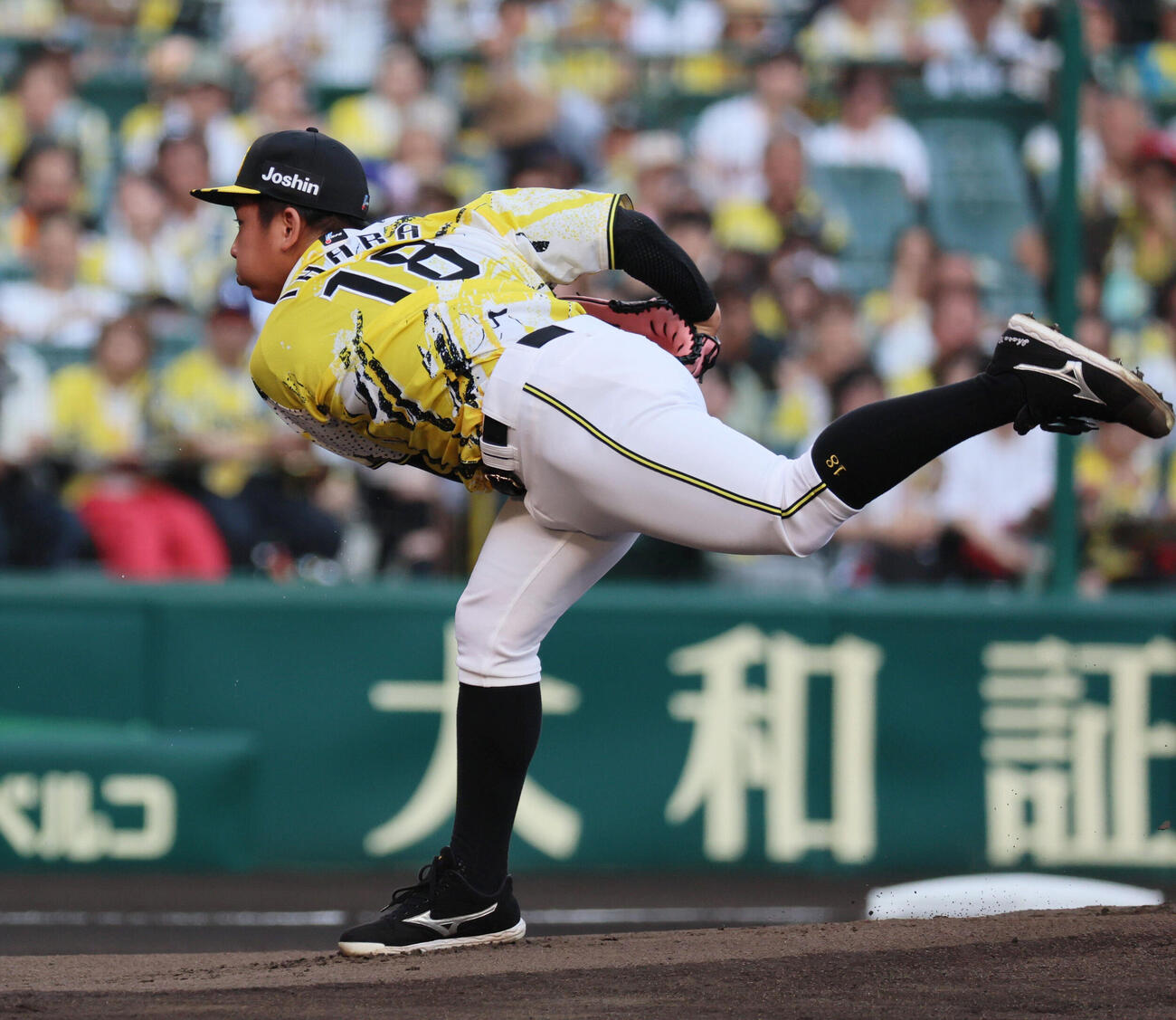 阪神対巨人　阪神先発の伊原陵人（撮影・宮崎幸一）
