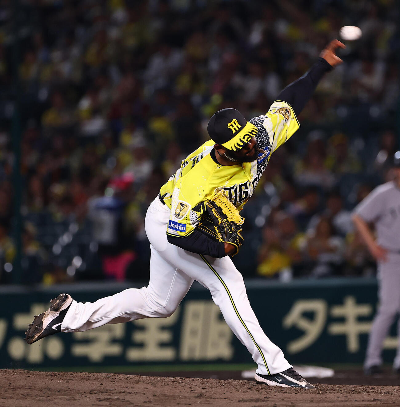 阪神対巨人　阪神4番手のアンダーソン・セベリーノ（撮影・上田博志）