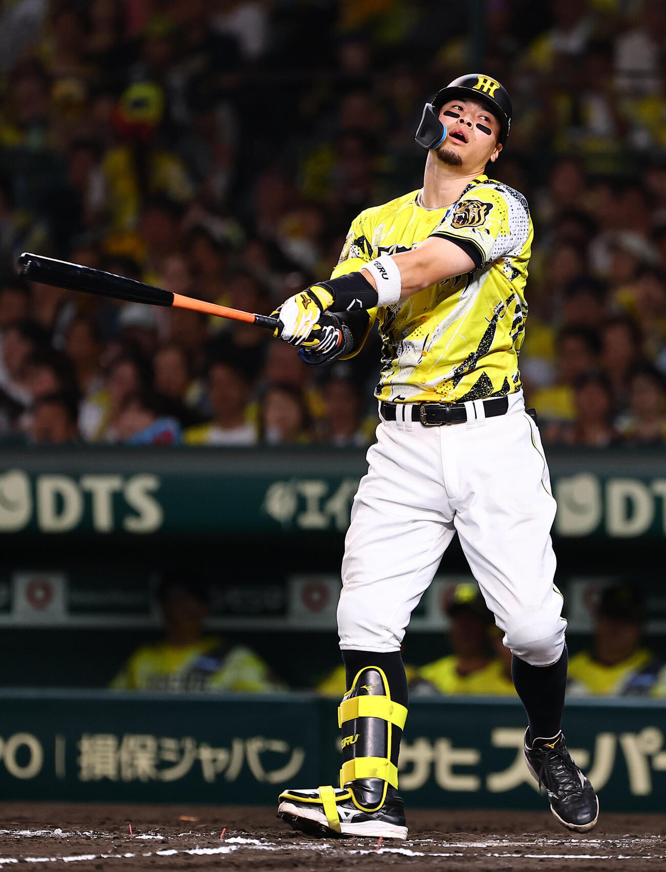 阪神対巨人　8回裏阪神1死、佐藤輝明は三振に倒れる（撮影・上田博志）