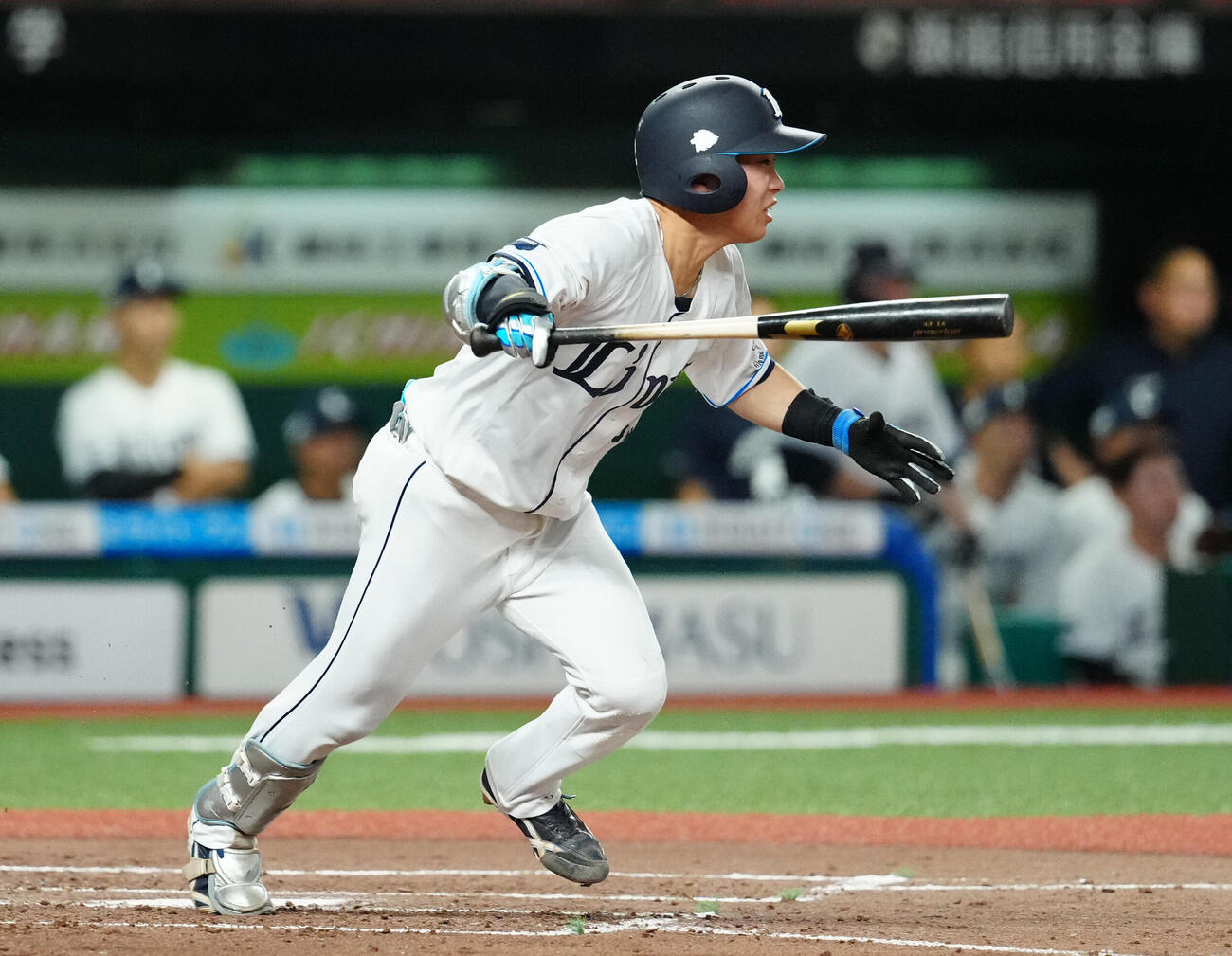 西武対ソフトバンク　2回裏西武2死一、二塁、適時打を放つ滝沢夏央（撮影・江口和貴）
