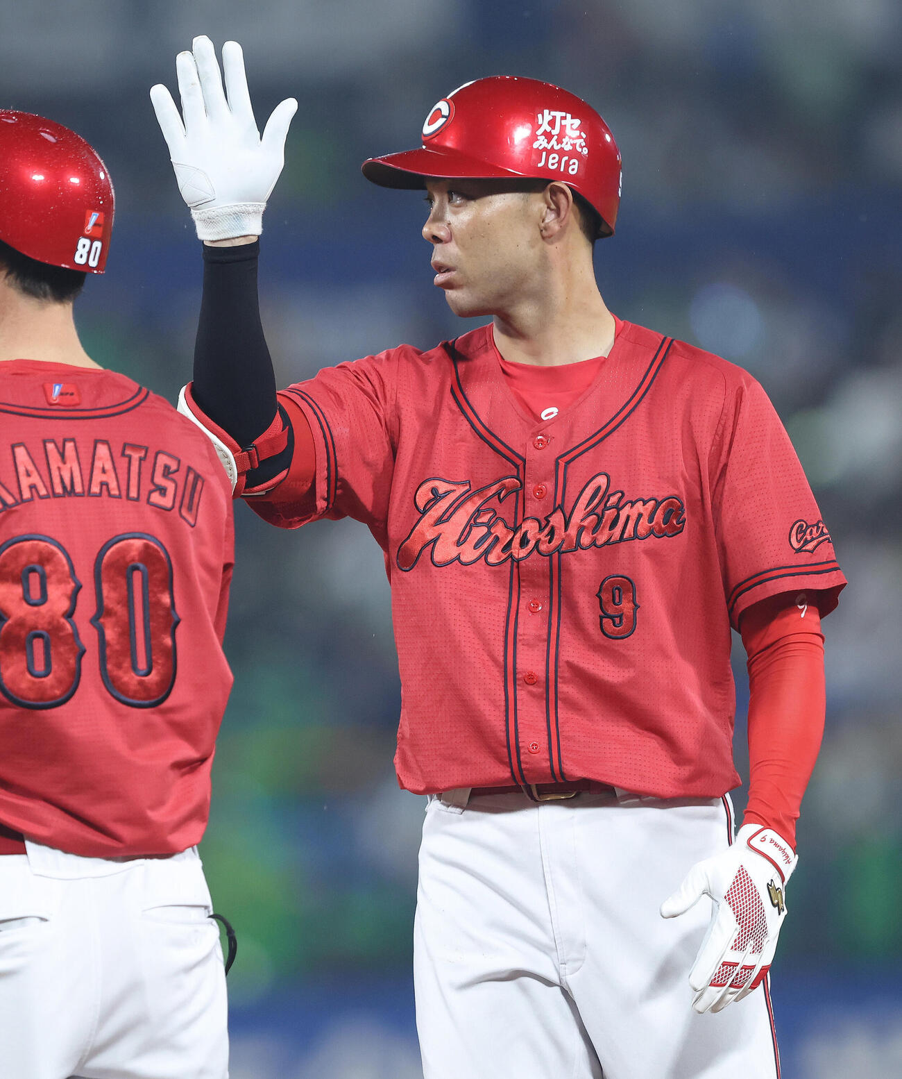 ヤクルト対広島　9回表広島2死一、二塁、左前同点適時打を放つ秋山翔吾（撮影・河田真司）