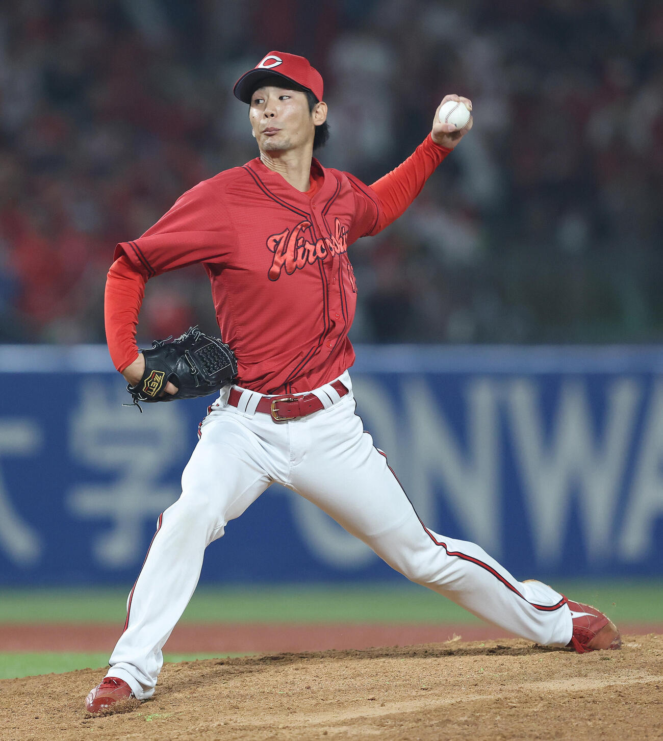 ヤクルト対広島　9回裏、力投する森浦大輔（撮影・河田真司）