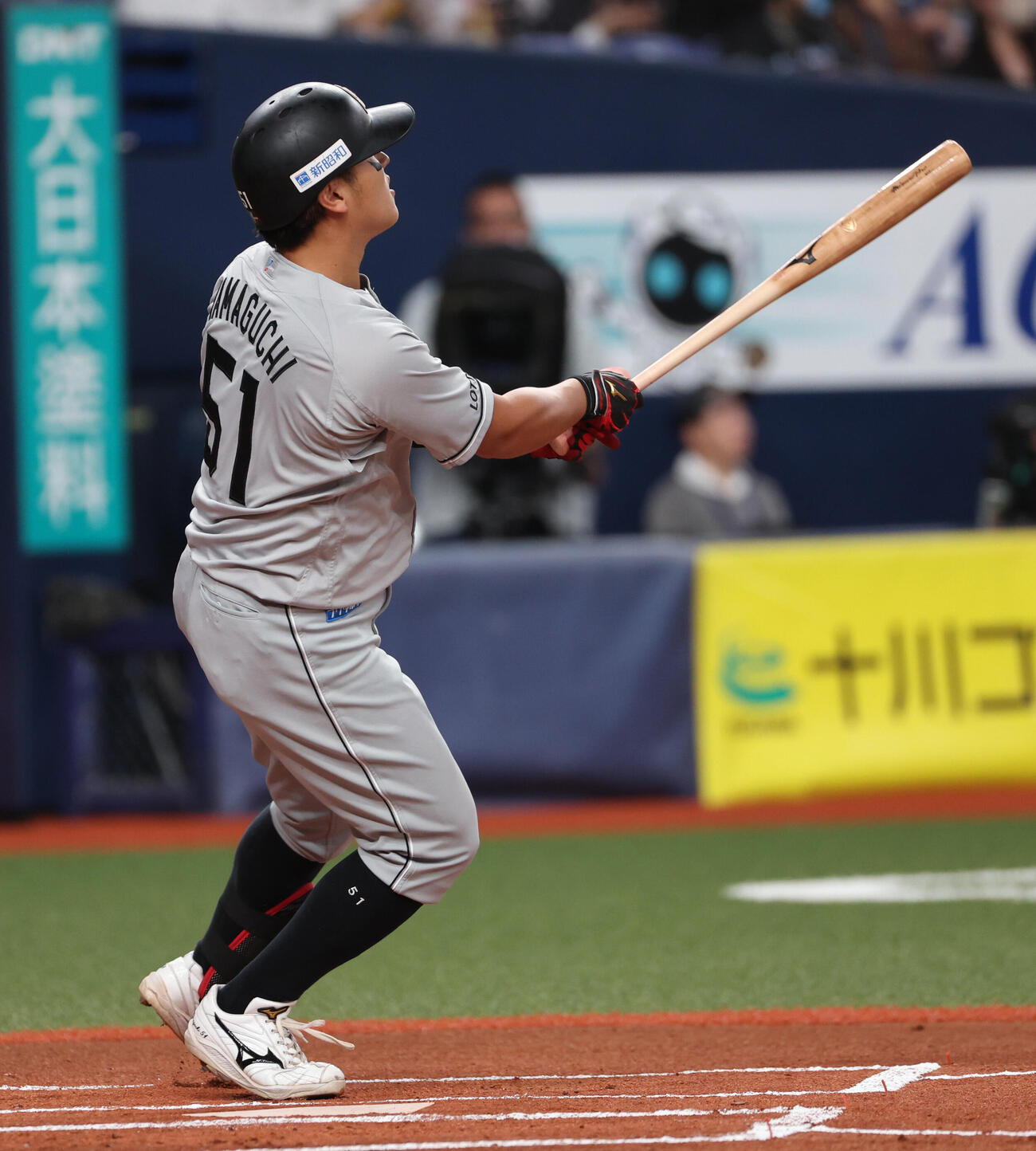 オリックス対ロッテ　1回表ロッテ1死、山口航輝は先制本塁打を放つ（撮影・西尾就之）