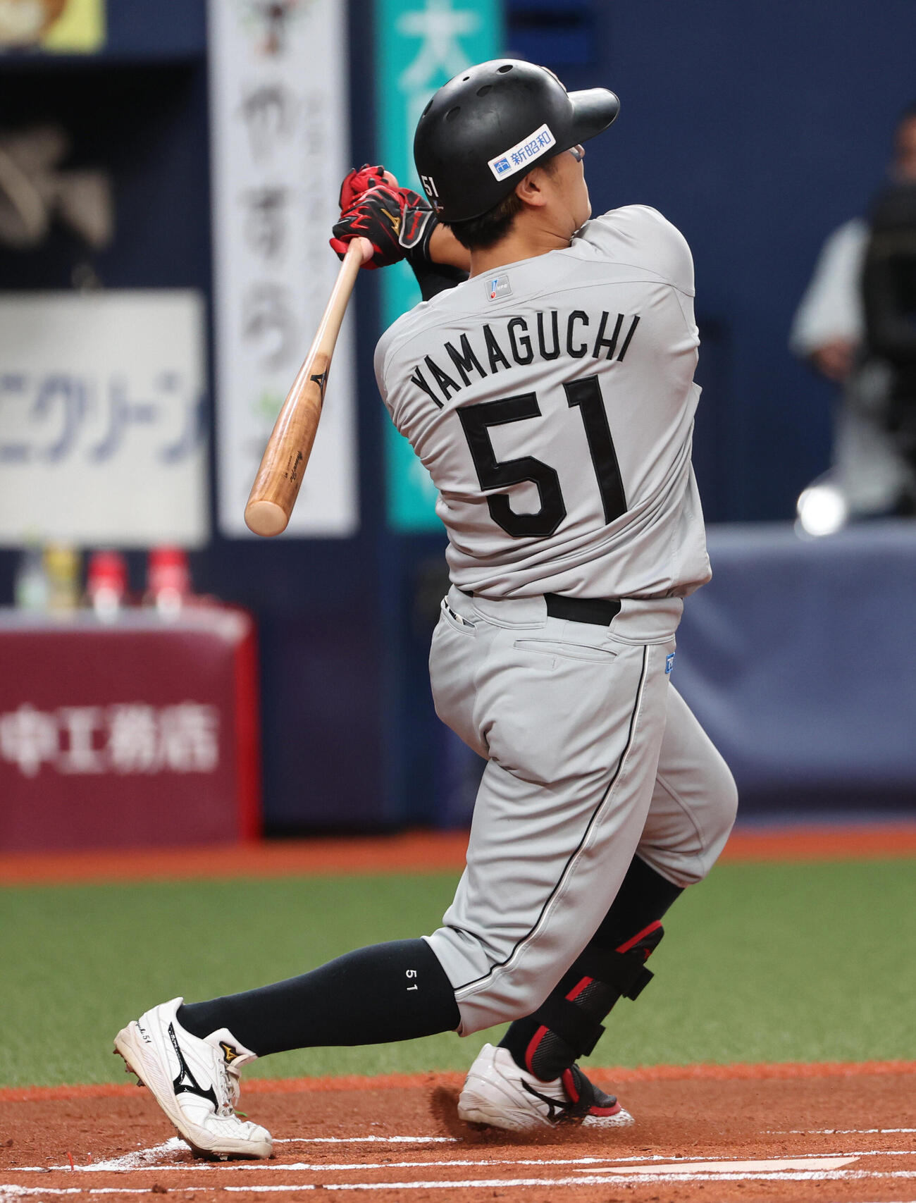 オリックス対ロッテ　1回表ロッテ1死、山口航輝は先制本塁打を放つ（撮影・西尾就之）