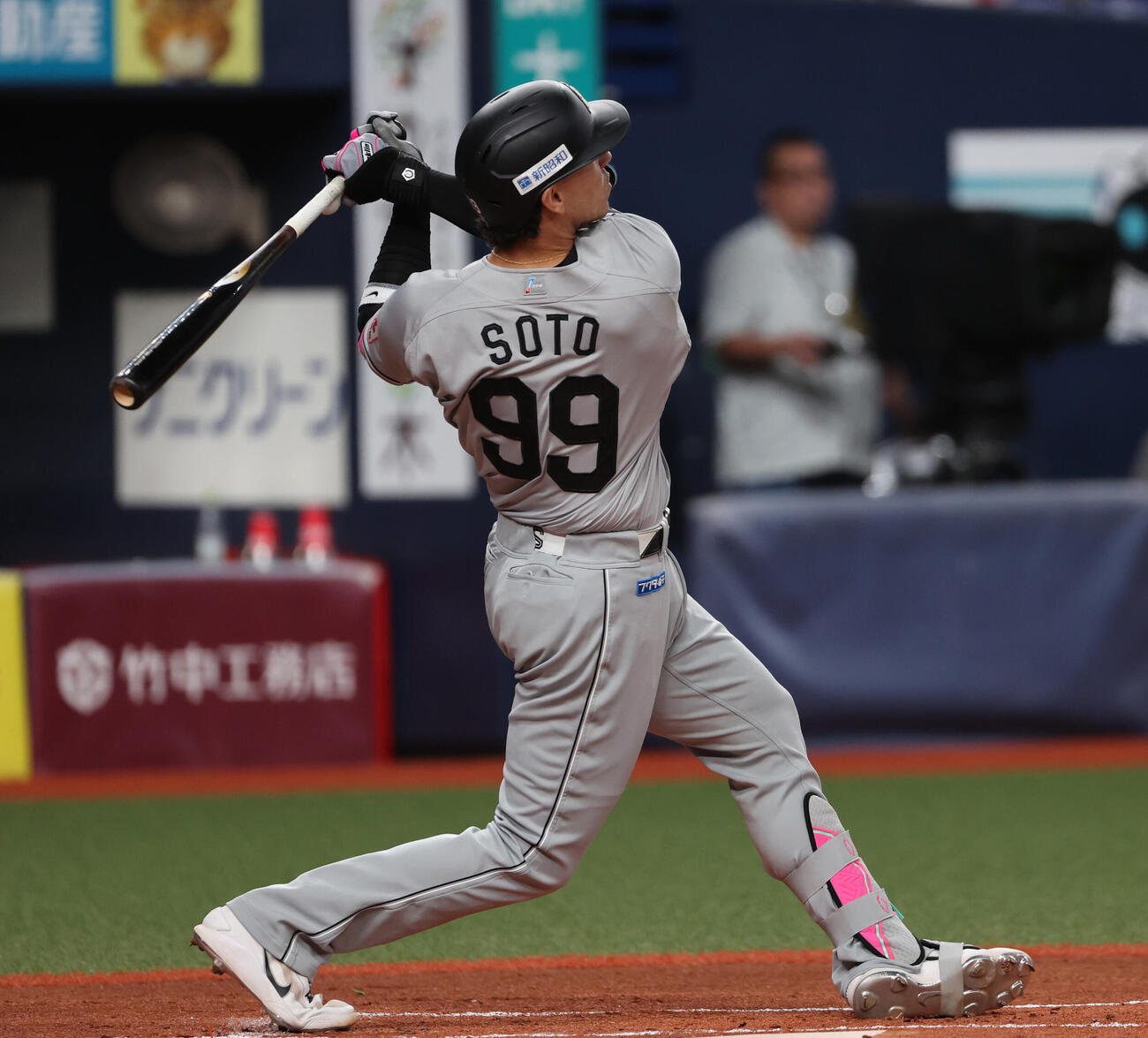 オリックス対ロッテ　2回表ロッテ無死、ネフタリ・ソトは本塁打を放つ（撮影・西尾就之）