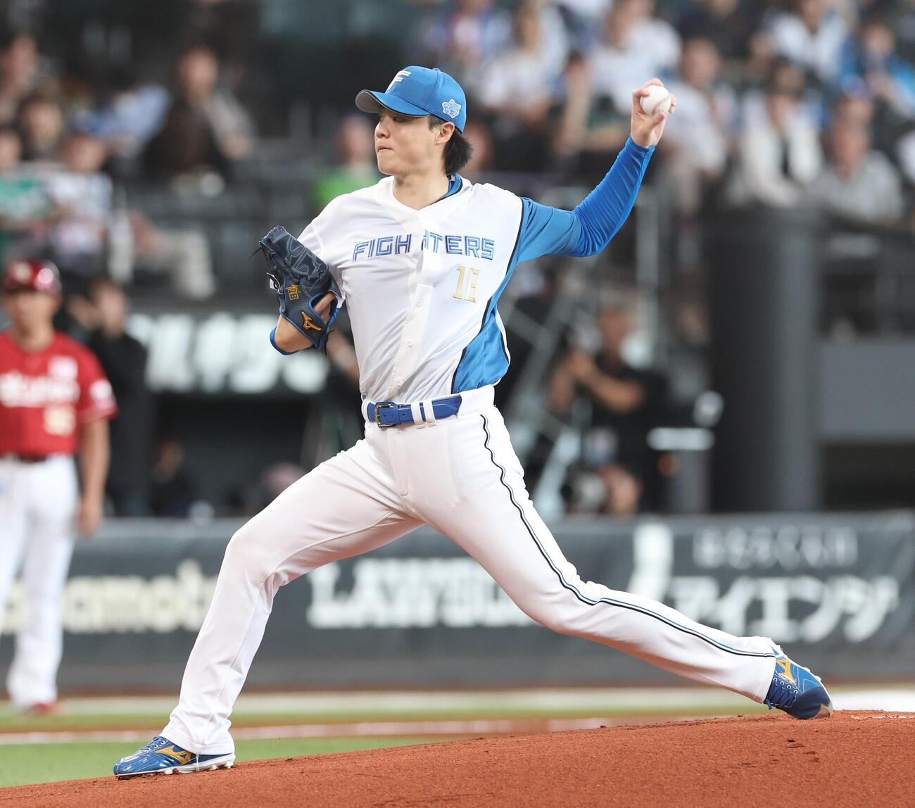 日本ハム対楽天　日本ハム先発の山崎福也（撮影・黒川智章）