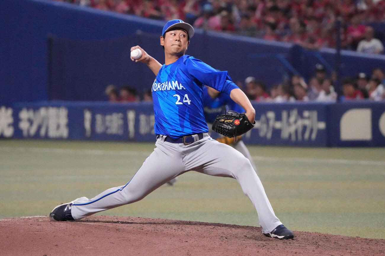中日対DeNA 8回裏中日2死三塁、DeNA4番手で登板する吉野光樹（撮影・森本幸一）