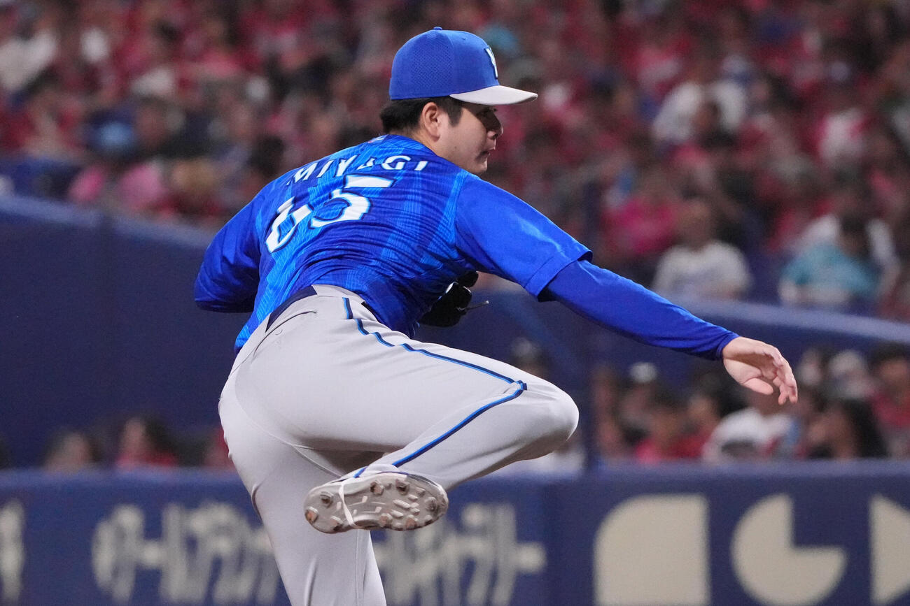 中日対DeNA 8回裏、DeNA3番手で登板する宮城滝太（撮影・森本幸一）