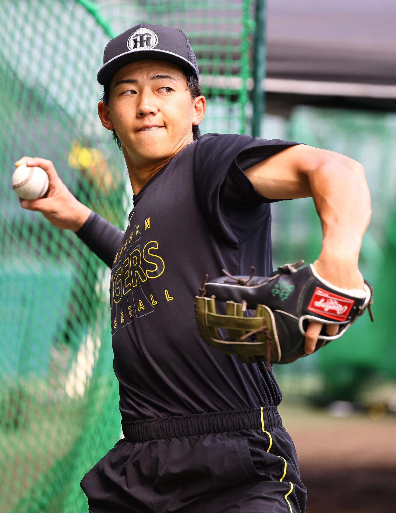 阪神対巨人　キャッチボールをする立石正広（撮影・上田博志）