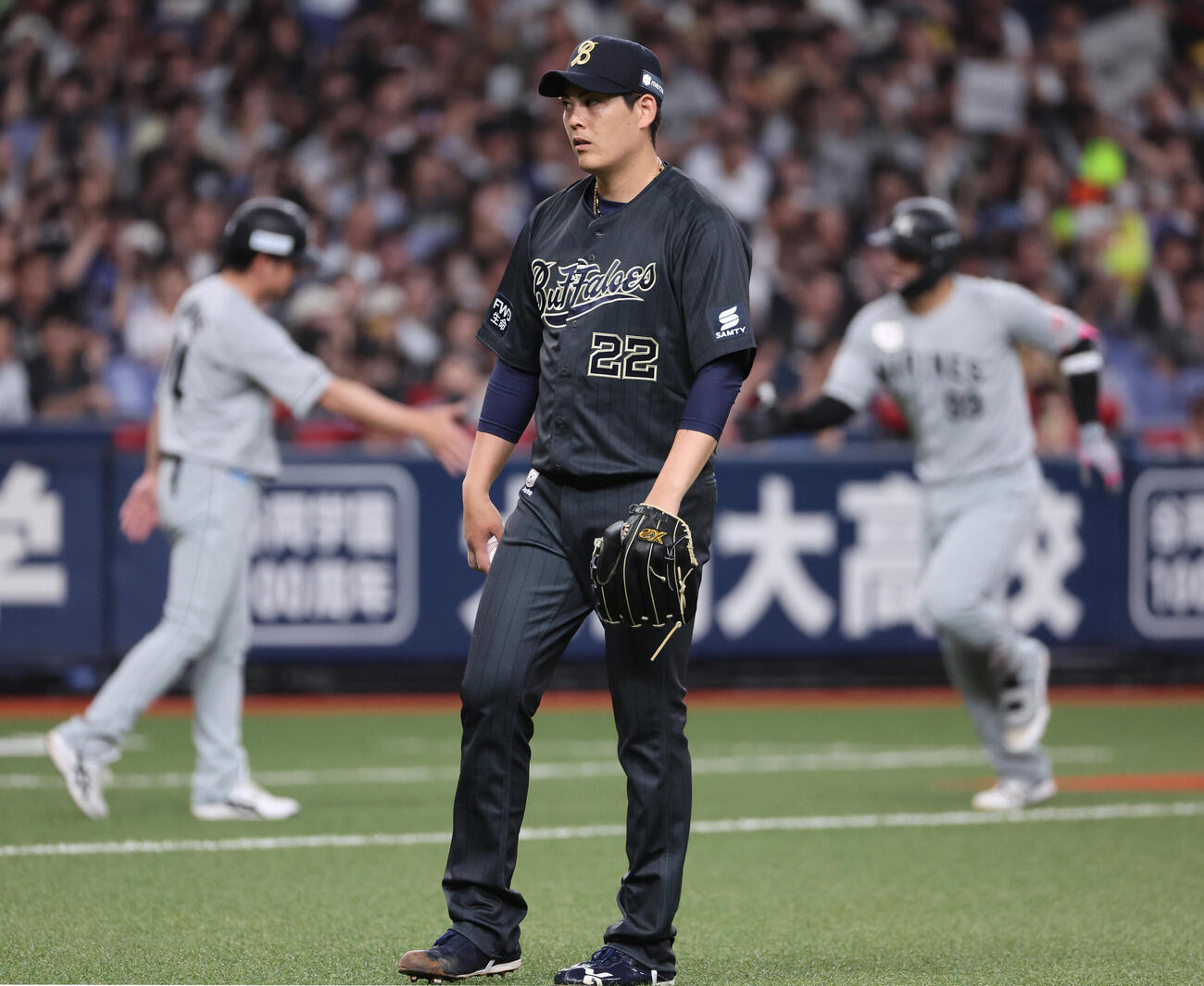 オリックス対ロッテ　2回表ロッテ無死一塁、九里亜蓮はネフタリ・ソトに本塁打を許す（撮影・西尾就之）