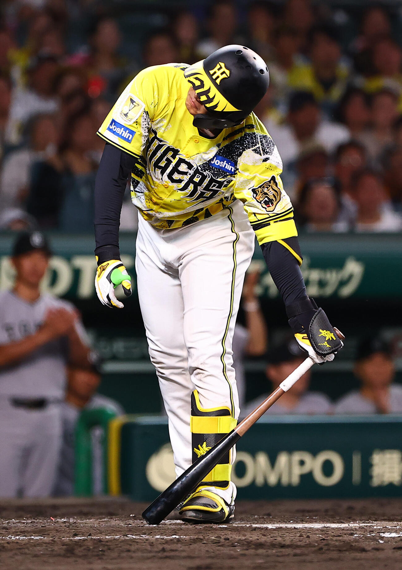 阪神対巨人　5回裏阪神2死、森下翔太は三振に倒れる（撮影・上田博志）
