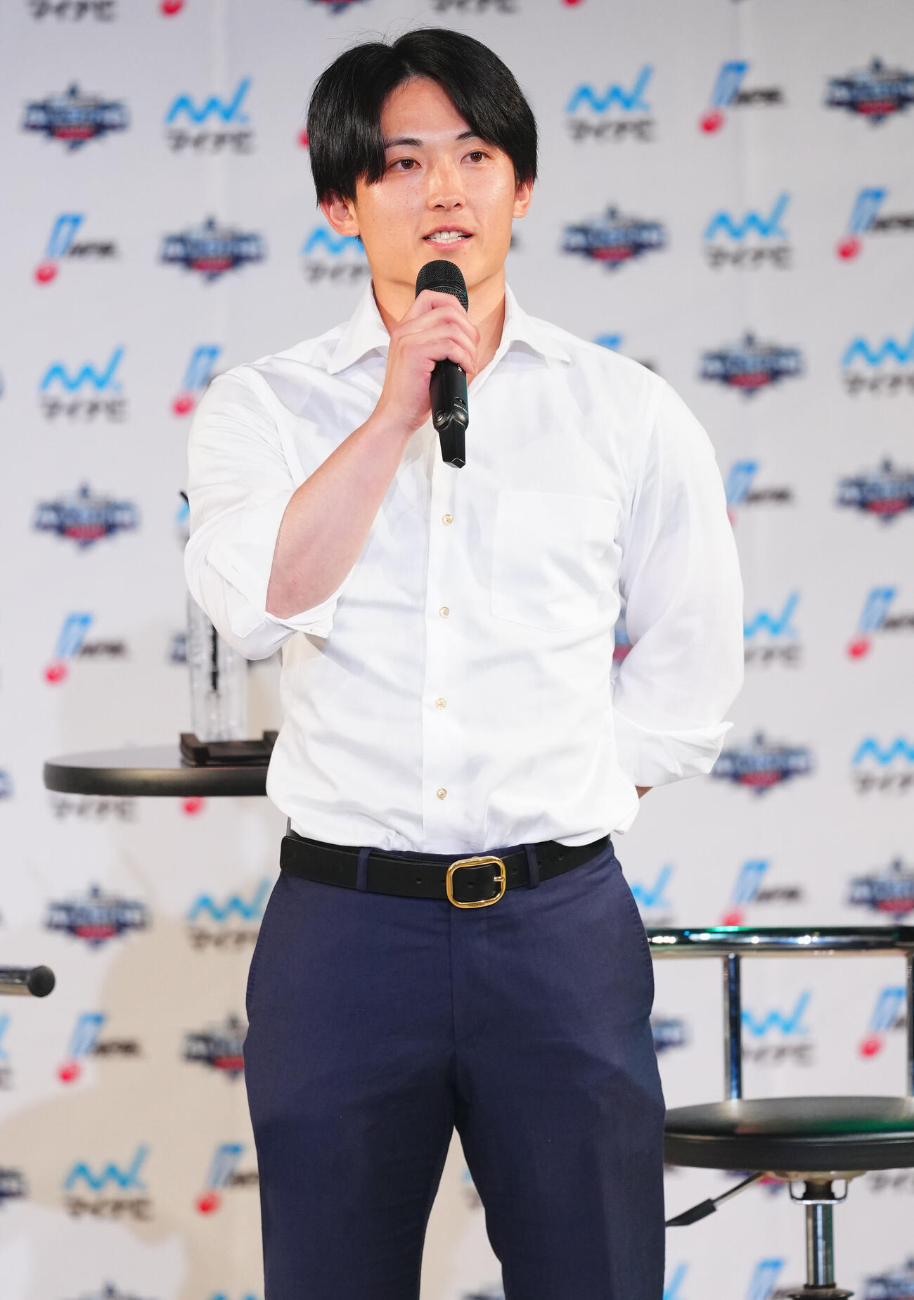 「マイナビオールスターゲーム2026 THE FESTIVAL 2026 in TOKYO」のトークショーで笑顔を見せる巨人浦田俊輔（撮影・垰建太）