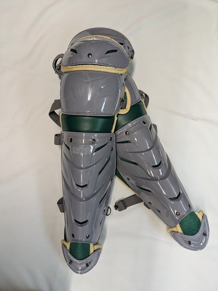 阪神森下が球宴で使用予定のグレーと緑があしらわれた用具（オールスタージャパン社提供）