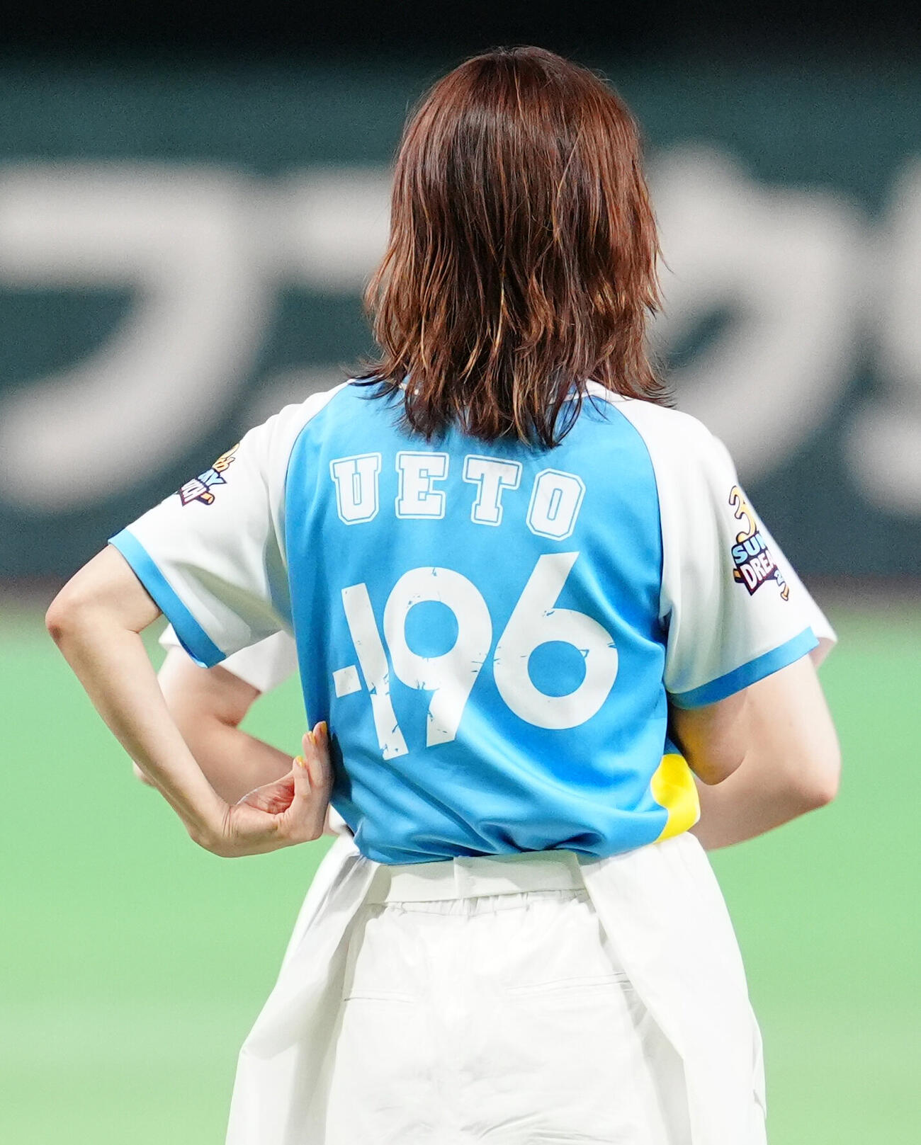 「サントリー　ドリームマッチ　2026」の試合前、登場した上戸彩（撮影・江口和貴）