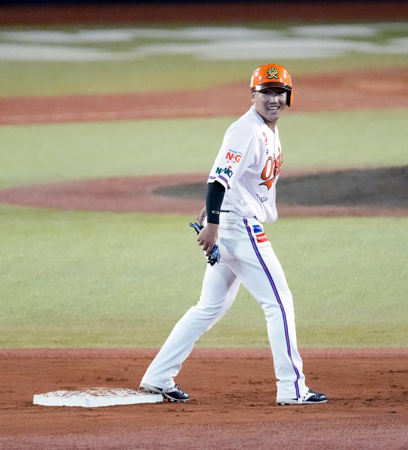 セ選抜対パ選抜　6回裏セ選抜無死二、三塁、2点適時二塁打を放ち笑顔を見せる高義博（撮影・小島史椰）