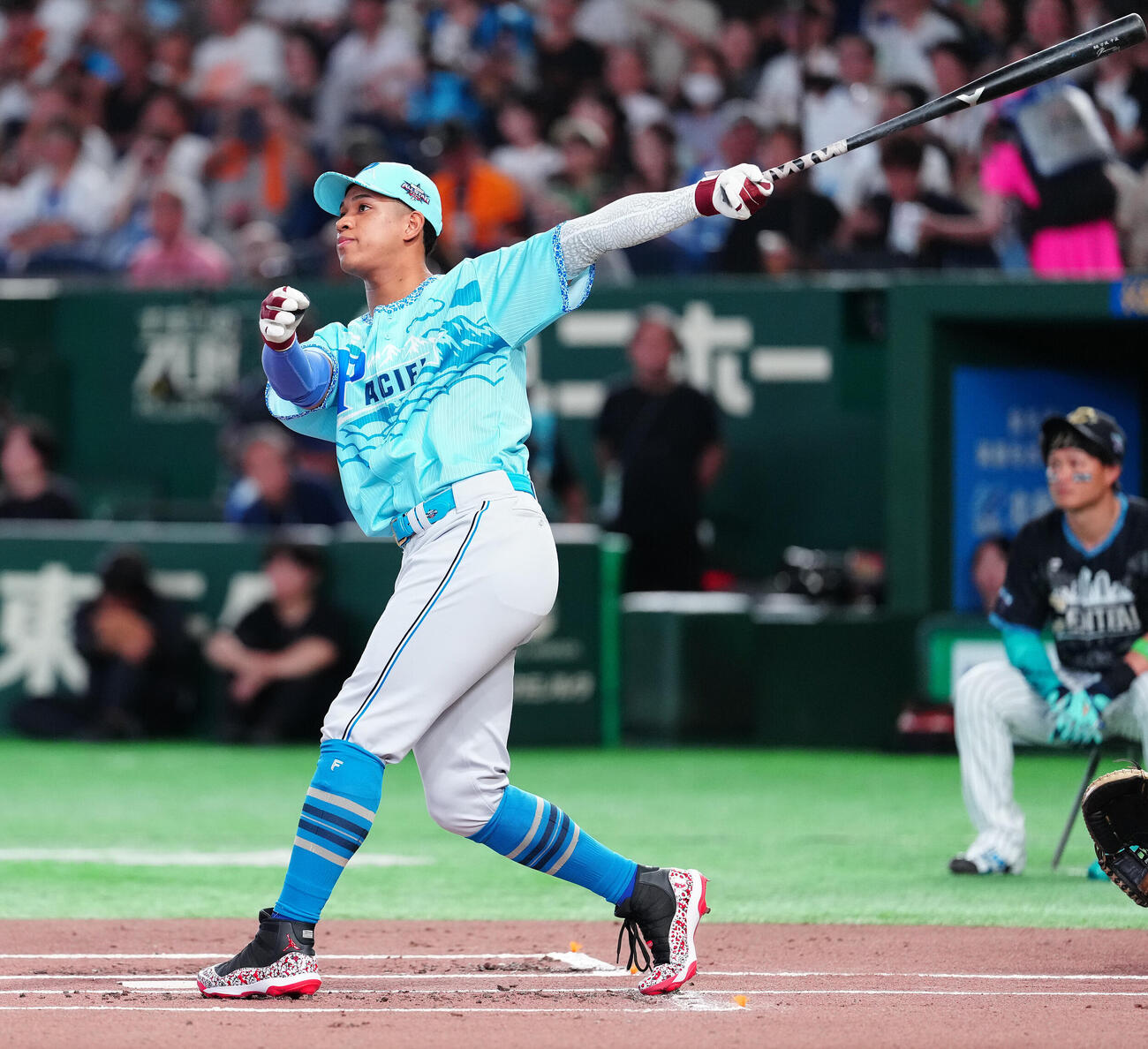 全セ対全パ　ホームランダービー1回戦で快音を響かせる日本ハム万波中正（撮影・鈴木みどり）