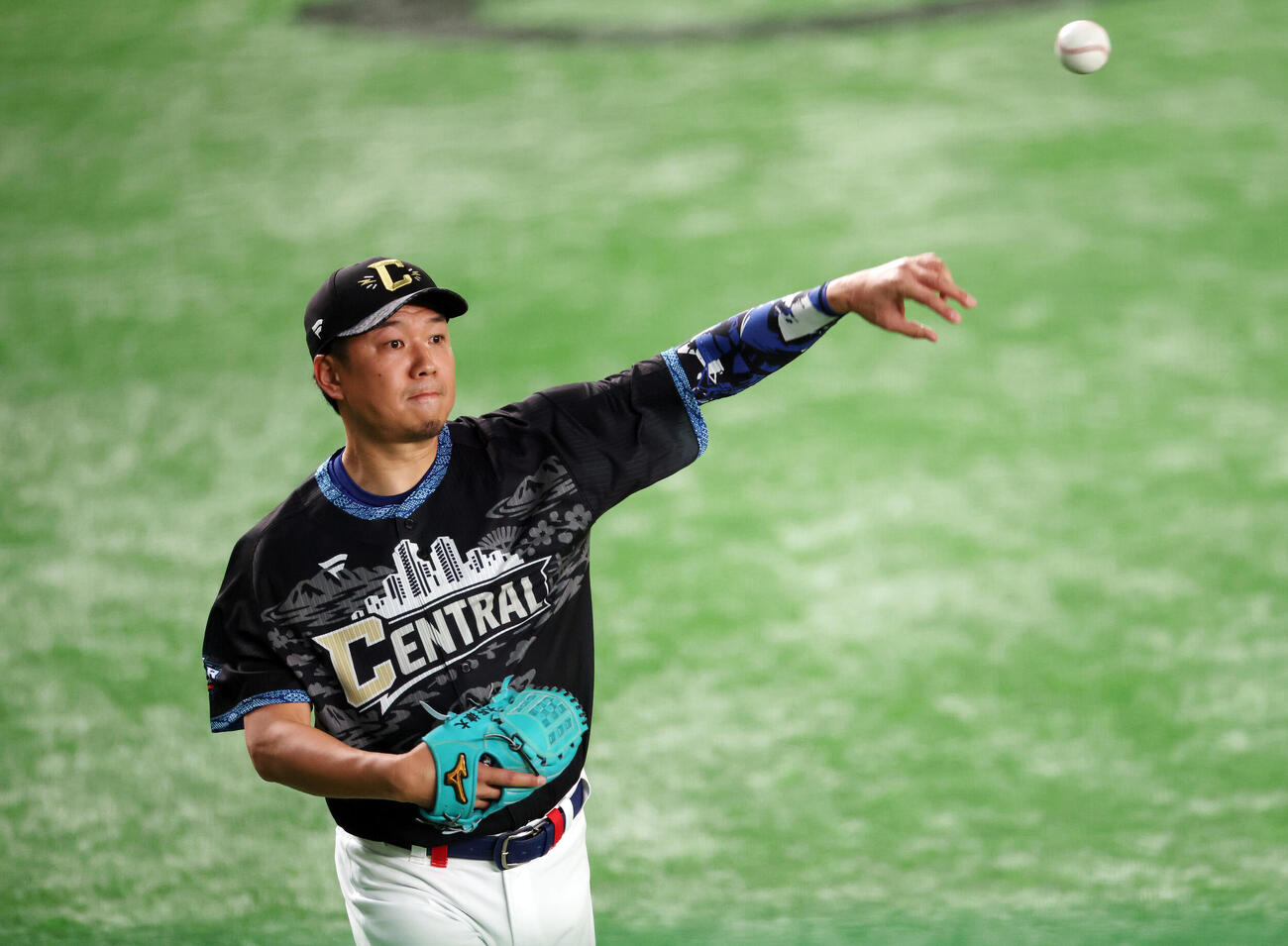 全セ対全パ　試合前練習でキャッチボールする中日大野雄大（撮影・宮地輝）