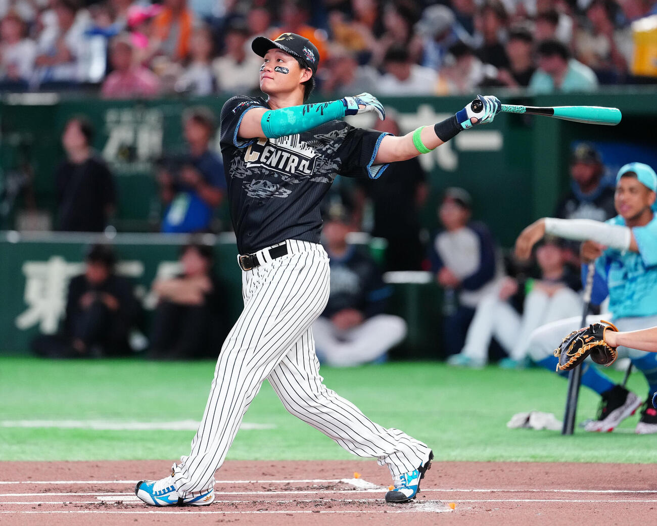 全セ対全パ　ホームランダービー準決勝で快音を響かせる阪神森下翔太（撮影・鈴木みどり）