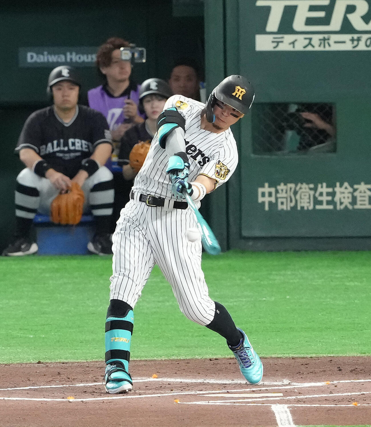 マイナビオールスターゲーム2026　第1戦　1回表全セ1死、佐藤輝明は先制本塁打を放つ（撮影・足立雅史）