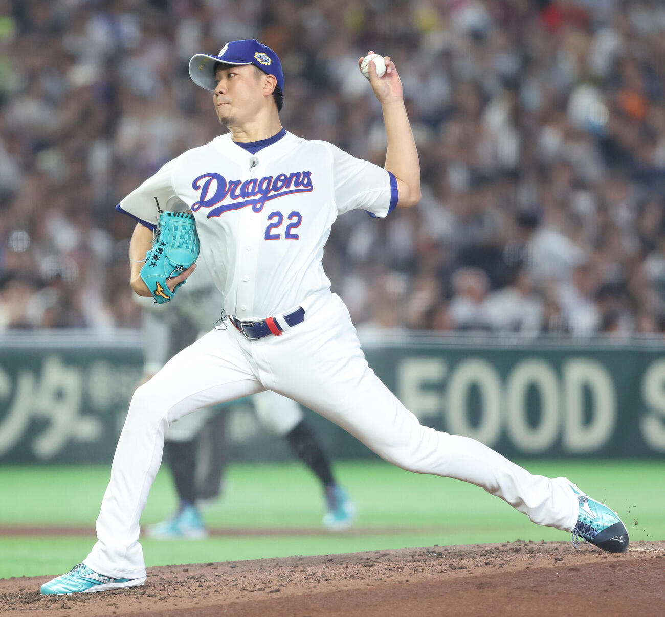全セ対全パ　5回表、力投する大野雄大（撮影・河田真司）