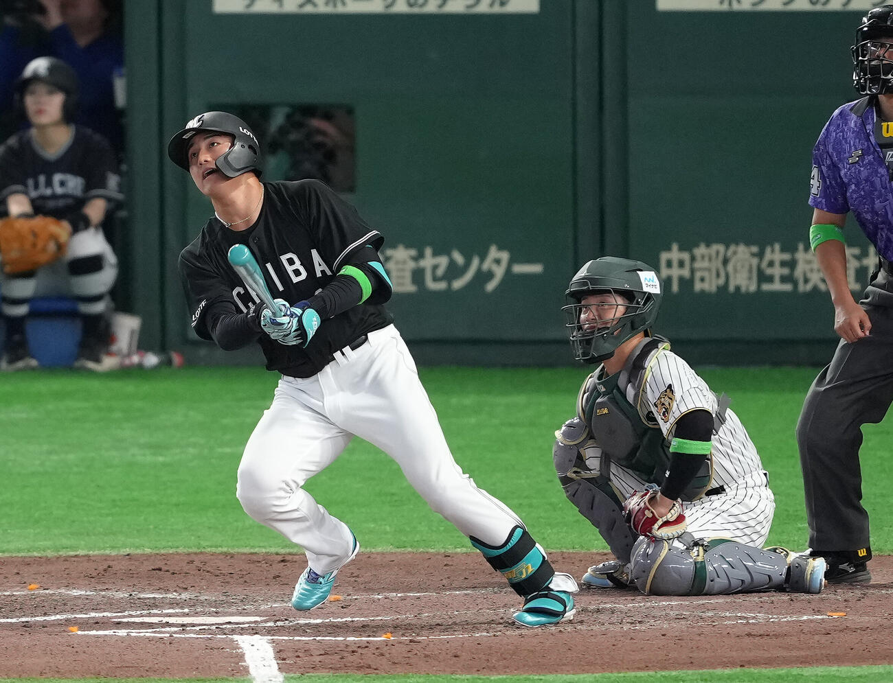 全セ対全パ　8回表全パ無死一塁、西川史礁は2点本塁打を放つ（撮影・足立雅史）