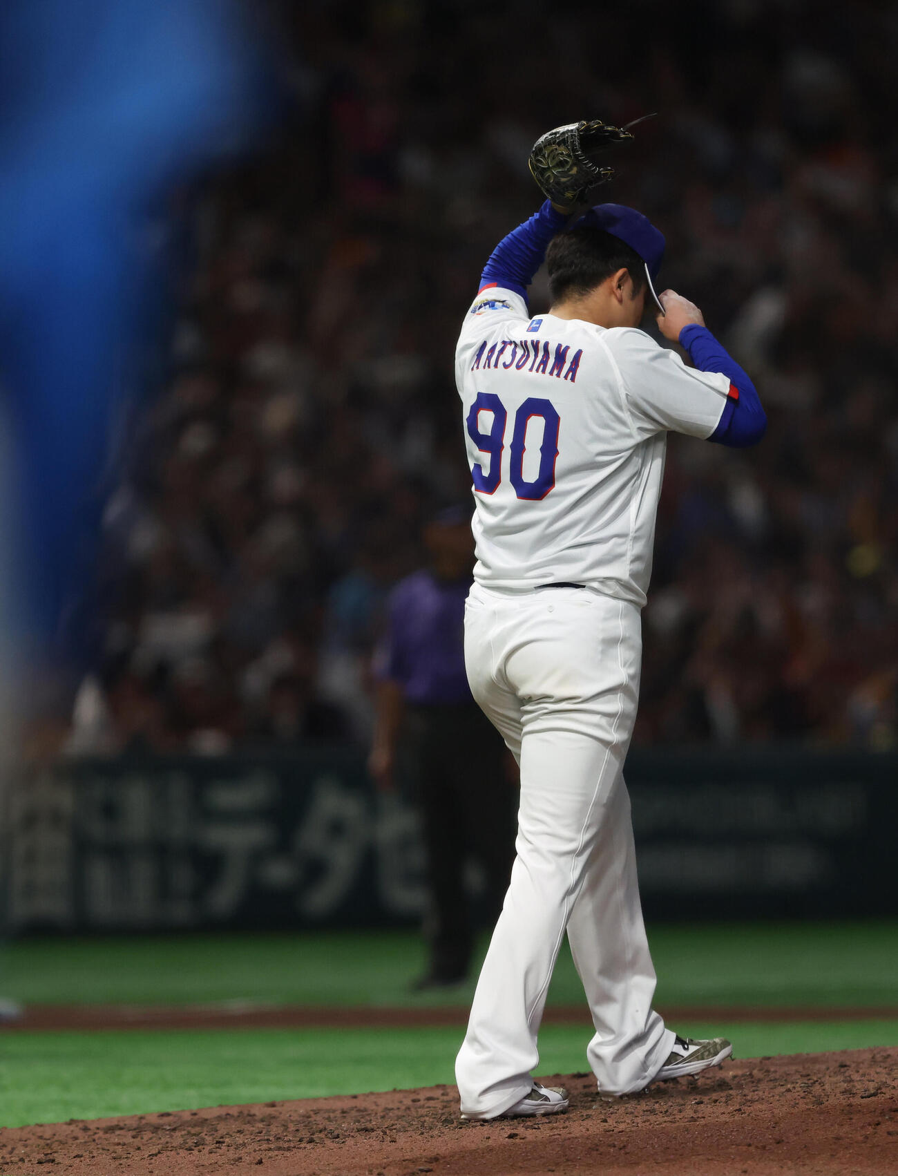 全セ対全パ　8回表全パ無死、村林一輝に左越えソロ本塁打を浴びる松山晋也（撮影・河田真司）