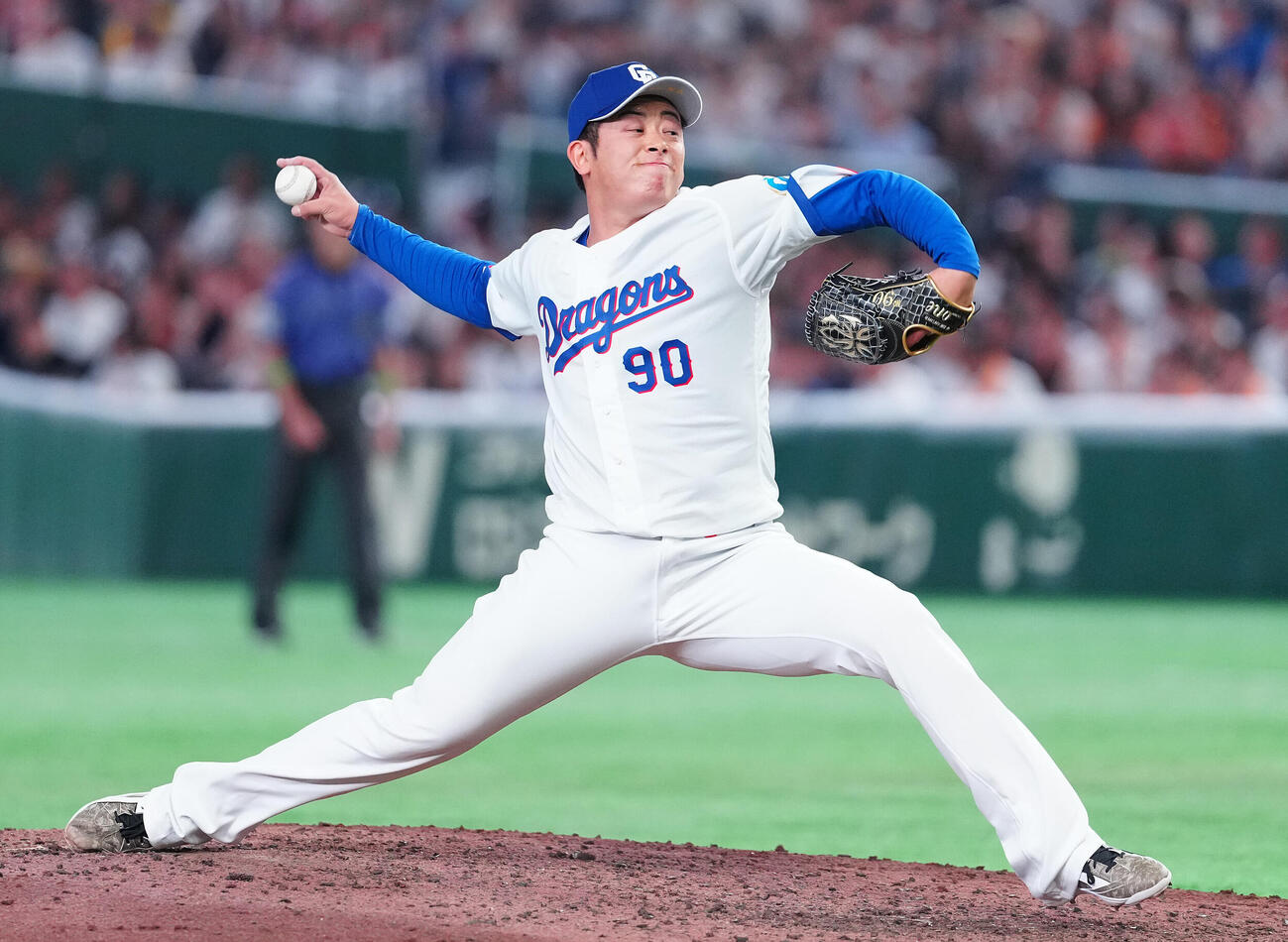 全セ対全パ　8回表から7番手で登板した全セ松山晋也（撮影・鈴木みどり）