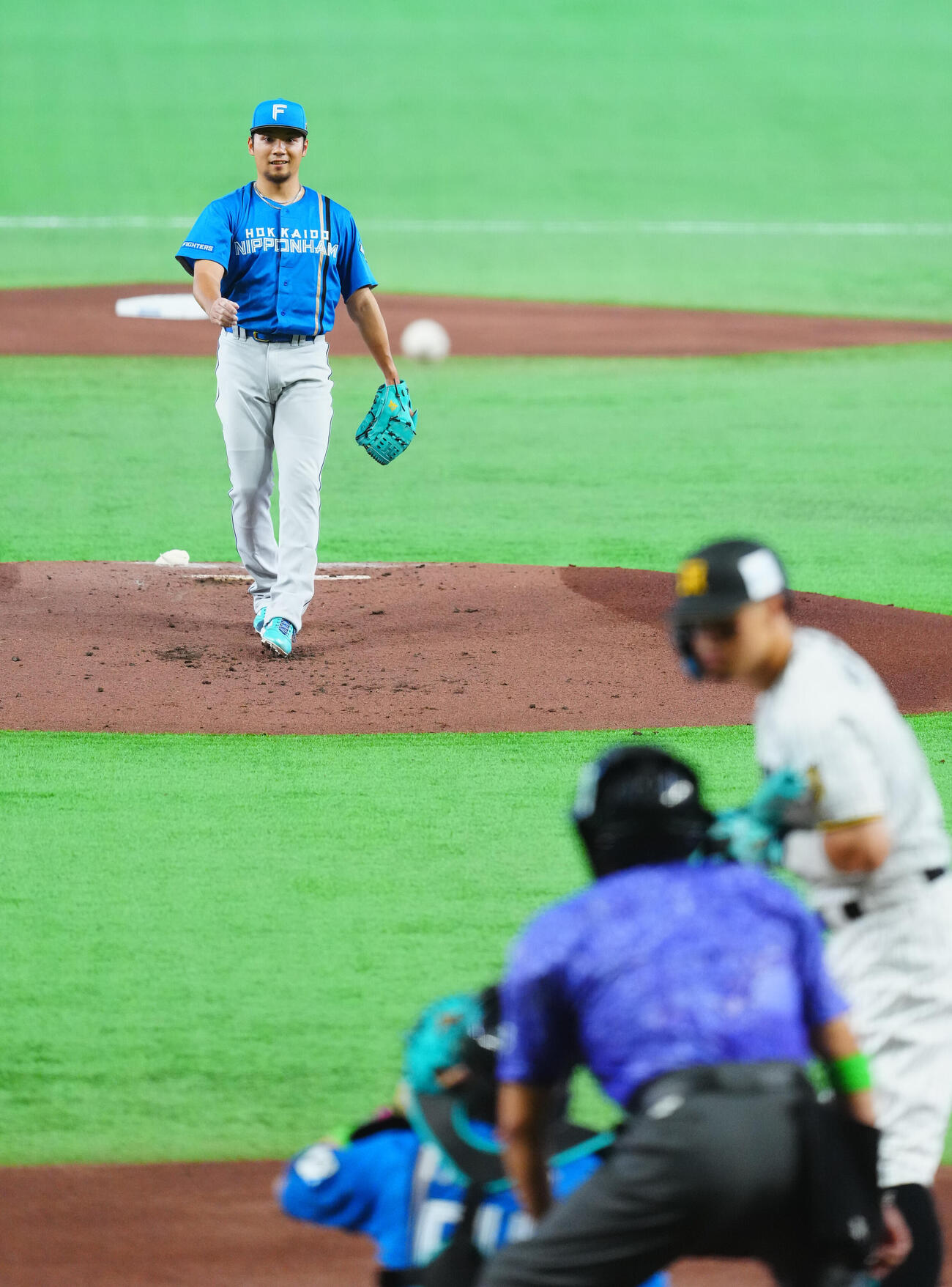 全セ対全パ　1回裏全セ1死、佐藤輝明に山なりのスローボールを投じる全パ先発伊藤大海（撮影・垰建太）