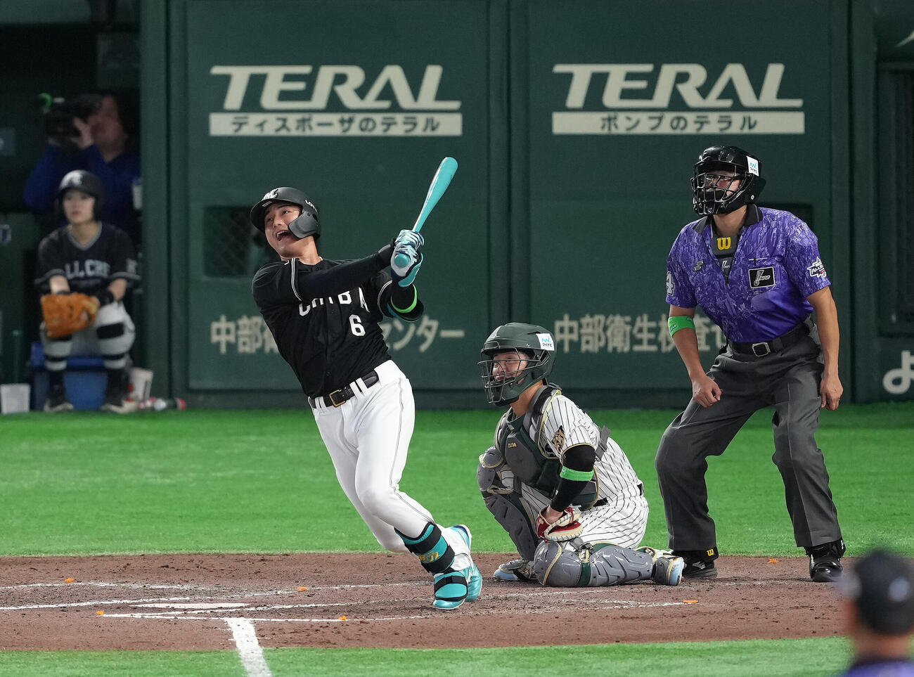 全セ対全パ　8回表全パ無死一塁、西川史礁は2点本塁打を放つ（撮影・足立雅史）
