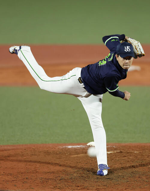 全パ対全セ 4回、力投する全セ3番手の星知弥(撮影・前田充)