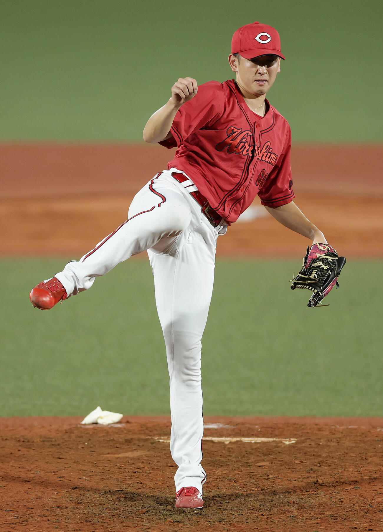 全パ対全セ　力投する全セ2番手の遠藤淳志（撮影・前田充）