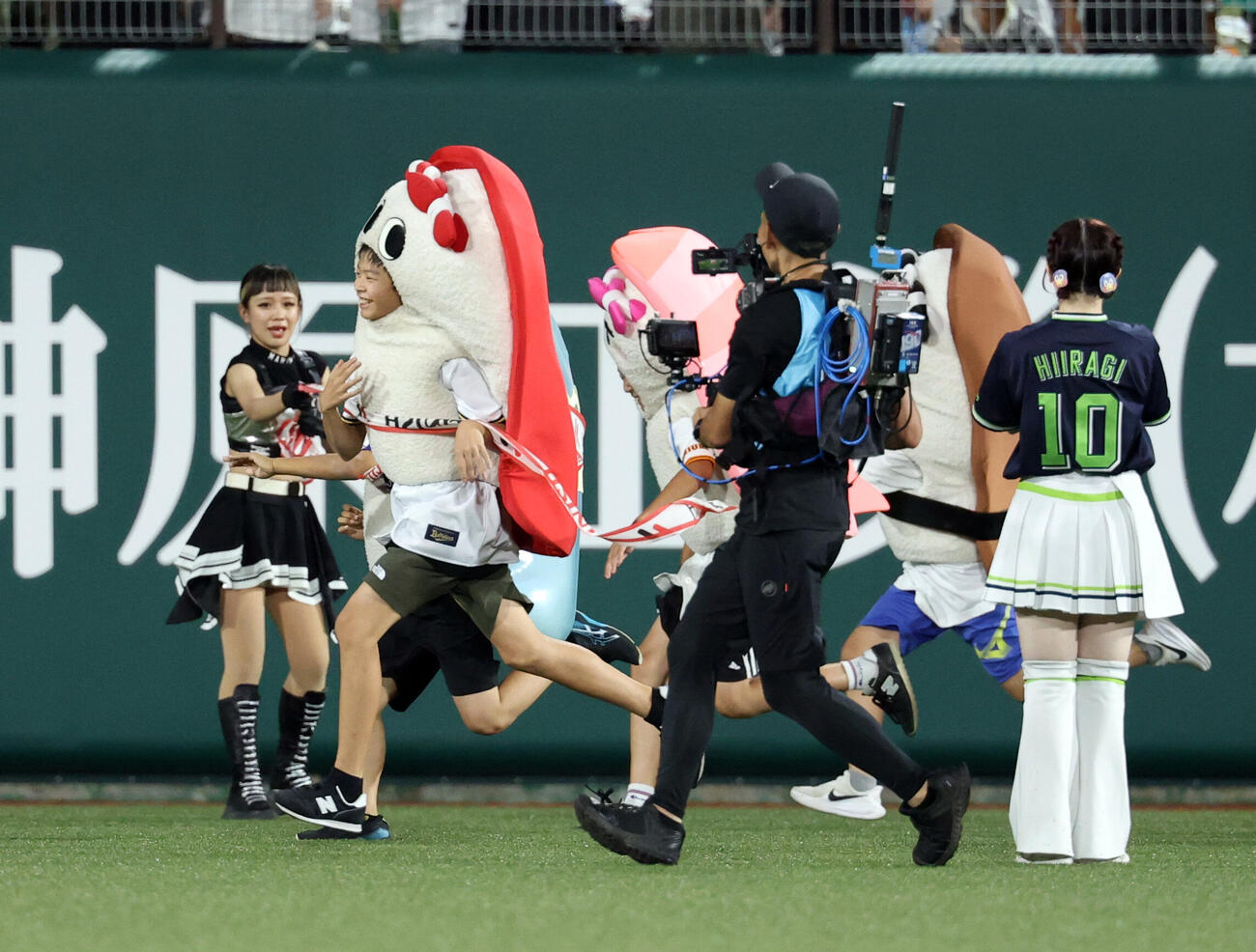 全パ対全セ　すしレースはマグロの勝利（撮影・浅見桂子）