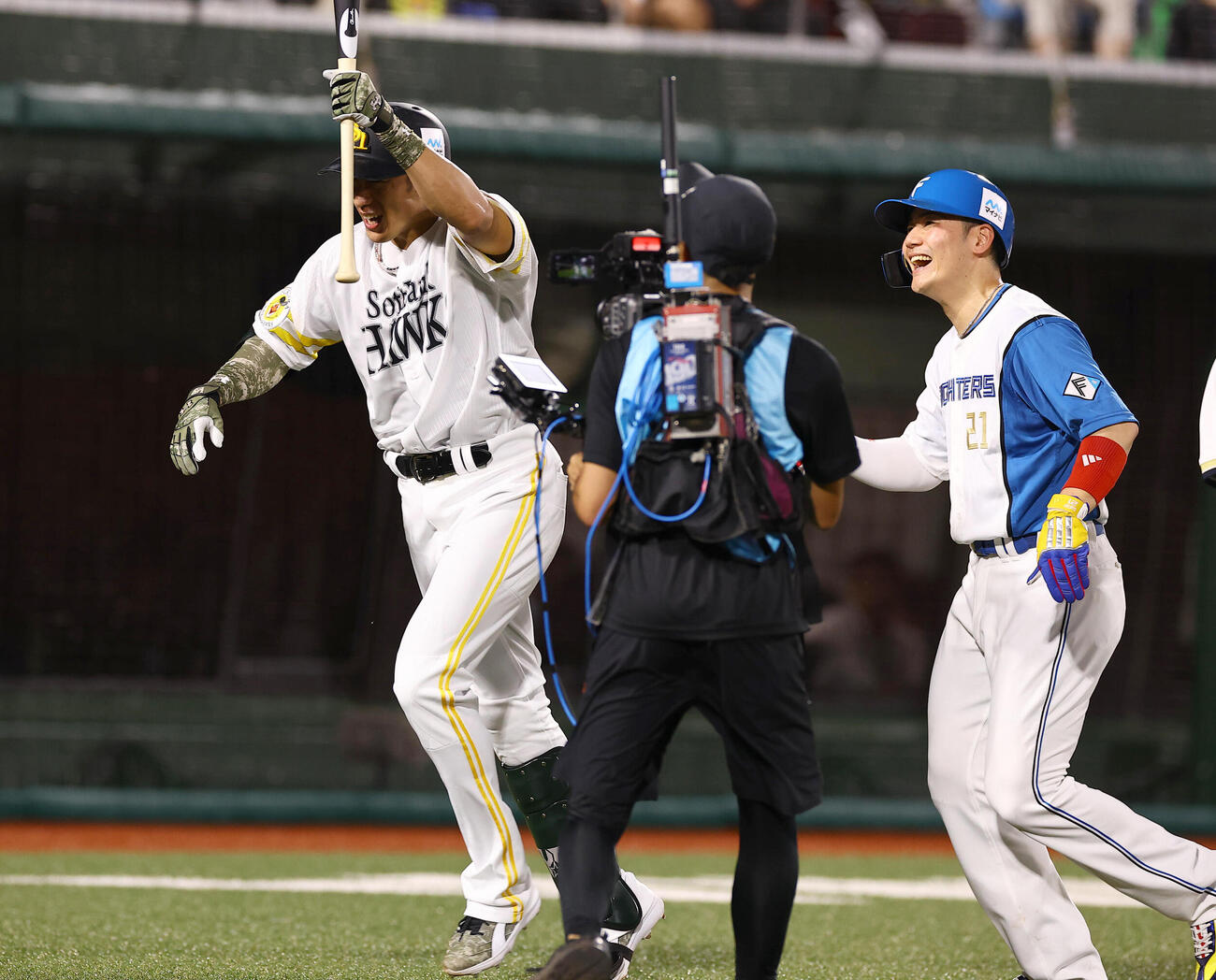 全パ対全セ　3回裏全パ2死一、二塁、柳田悠岐は逆転3点本塁打を放つ（撮影・上田博志）
